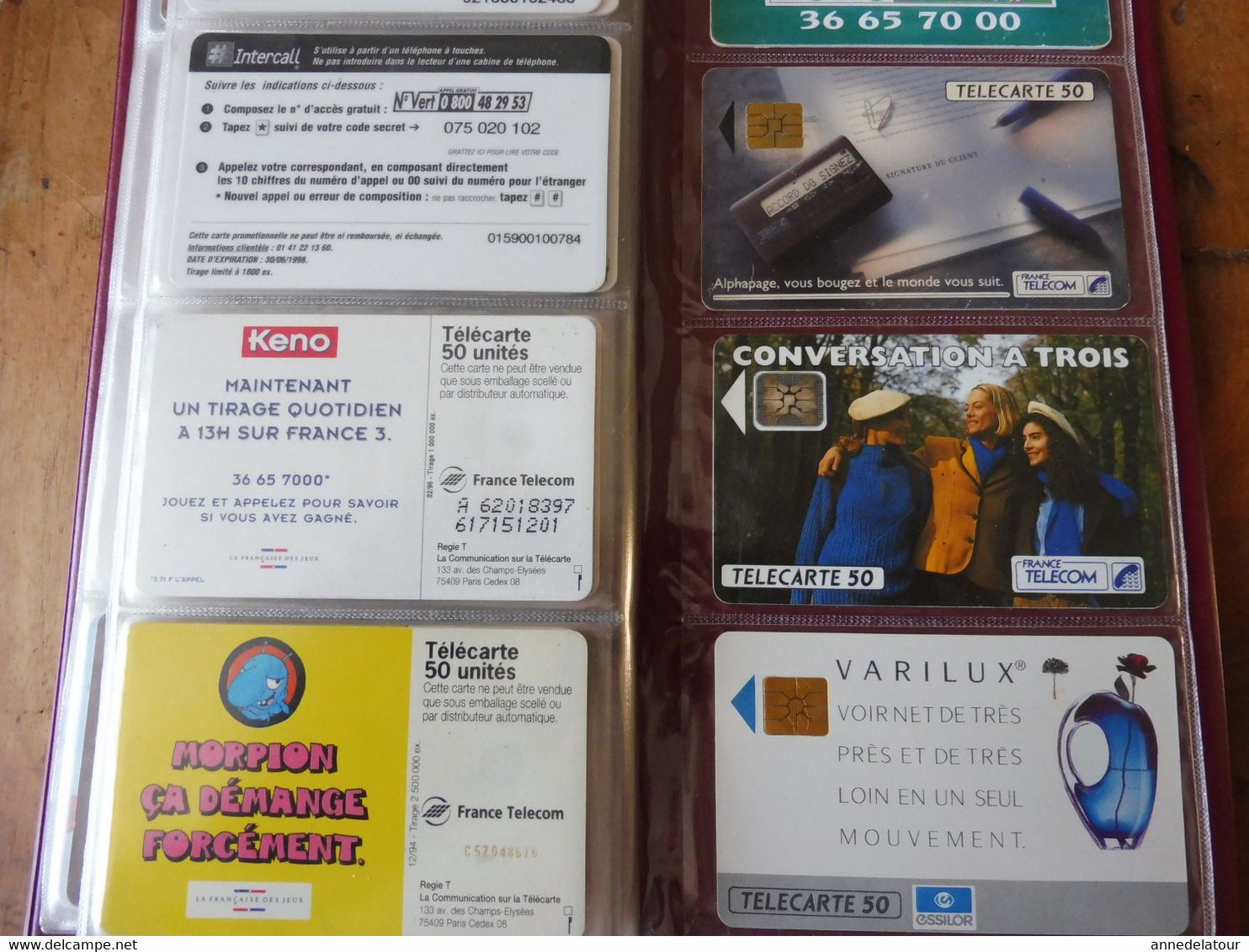 Lot de 48 TELECARTES (Cartes téléphoniques) diverses dans son classeur a pochettes