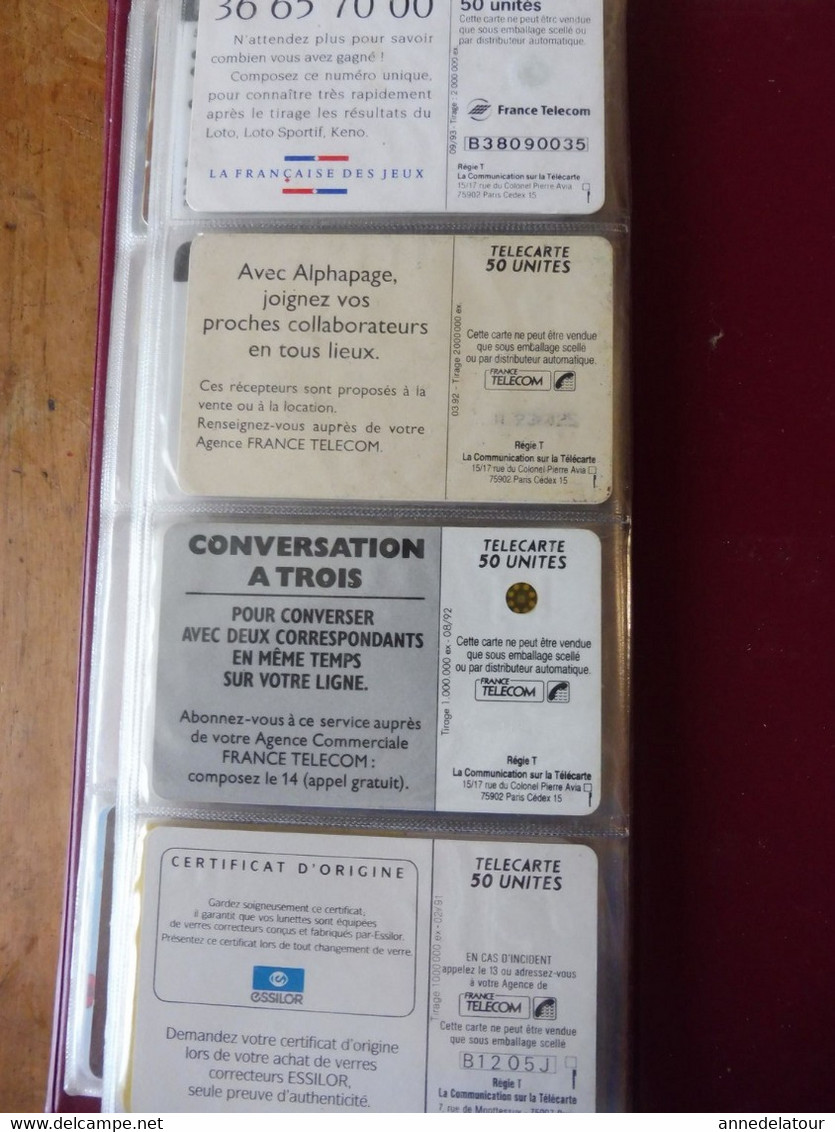 Lot de 48 TELECARTES (Cartes téléphoniques) diverses dans son classeur a pochettes