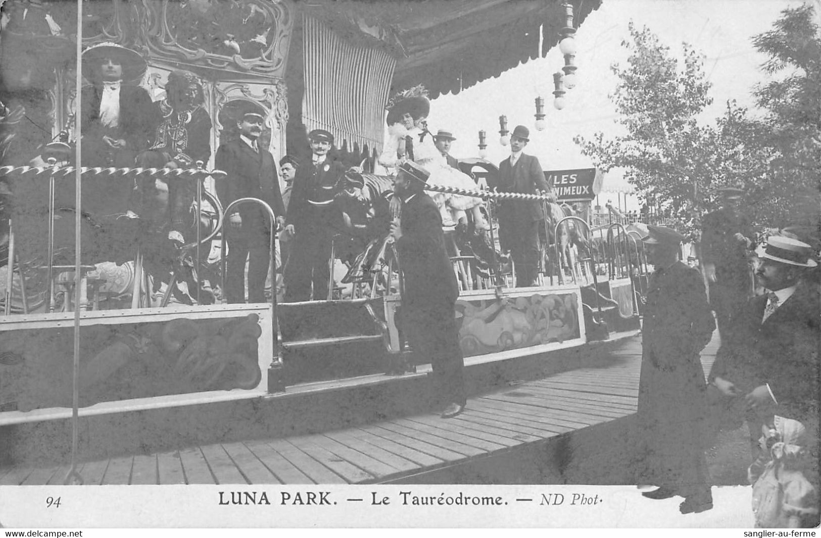 CPA 75 PARIS XVIIe LUNA PARK LE TAUREODROME (cpa De Manège Rare - Paris (17)