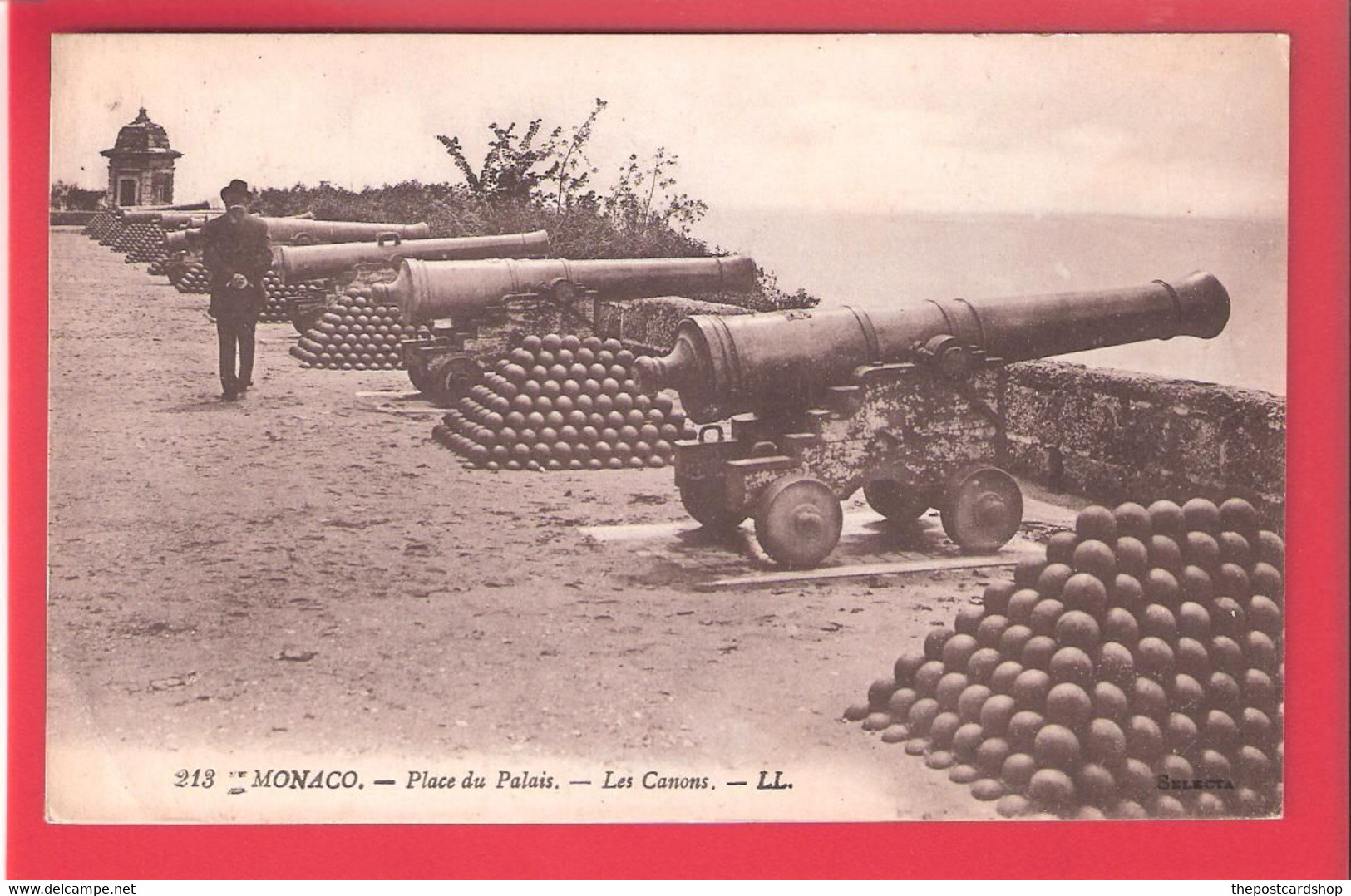 CPA No.213 MONTE CARLO MONACO La Place Du PALAIS. Les CANONS Du PRINCE LL LOUIS LEVY MILITARY WAR ASPECT - Palazzo Dei Principi