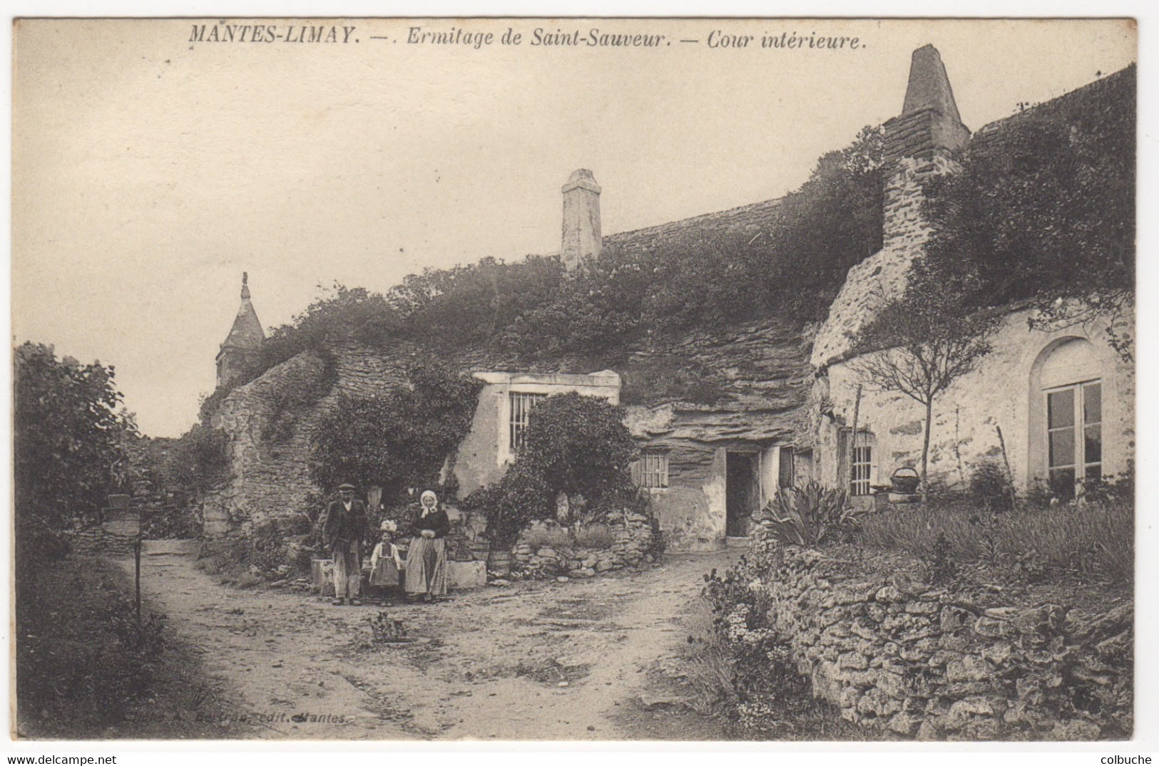 78 - MANTES-LIMAY +++ Ermitage De Saint-Sauveur +++ Cour Intérieure +++ - Limay