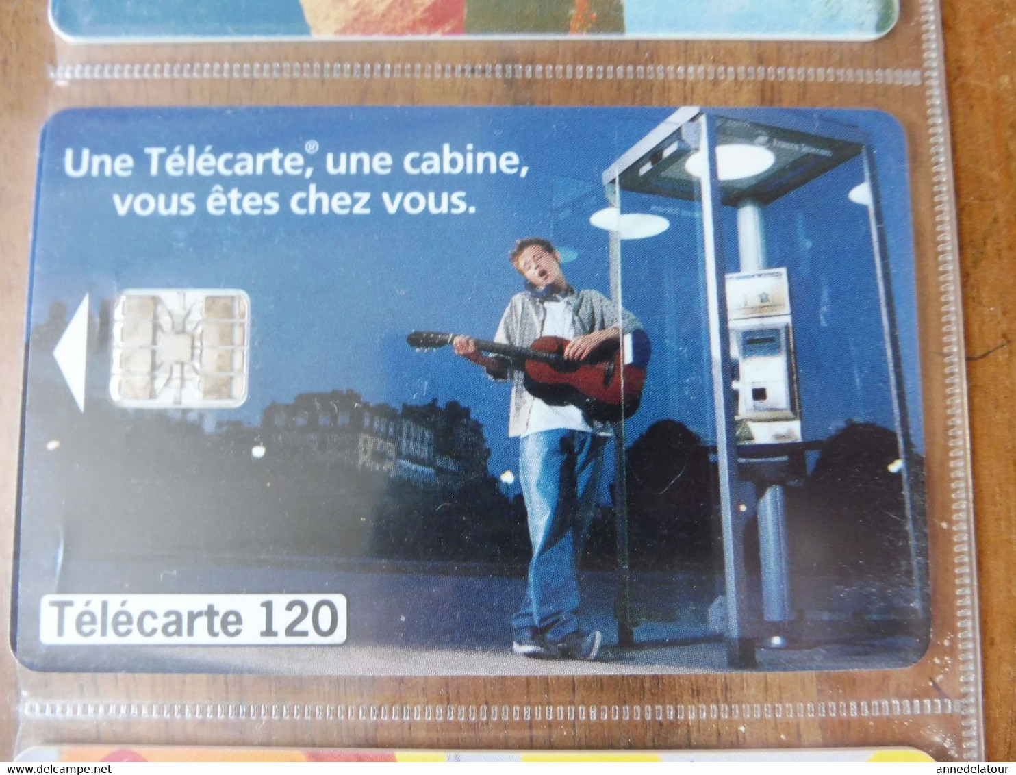 8  Télécartes  FRANCE TELECOM    publicités pour les cabines téléphoniques ; etc