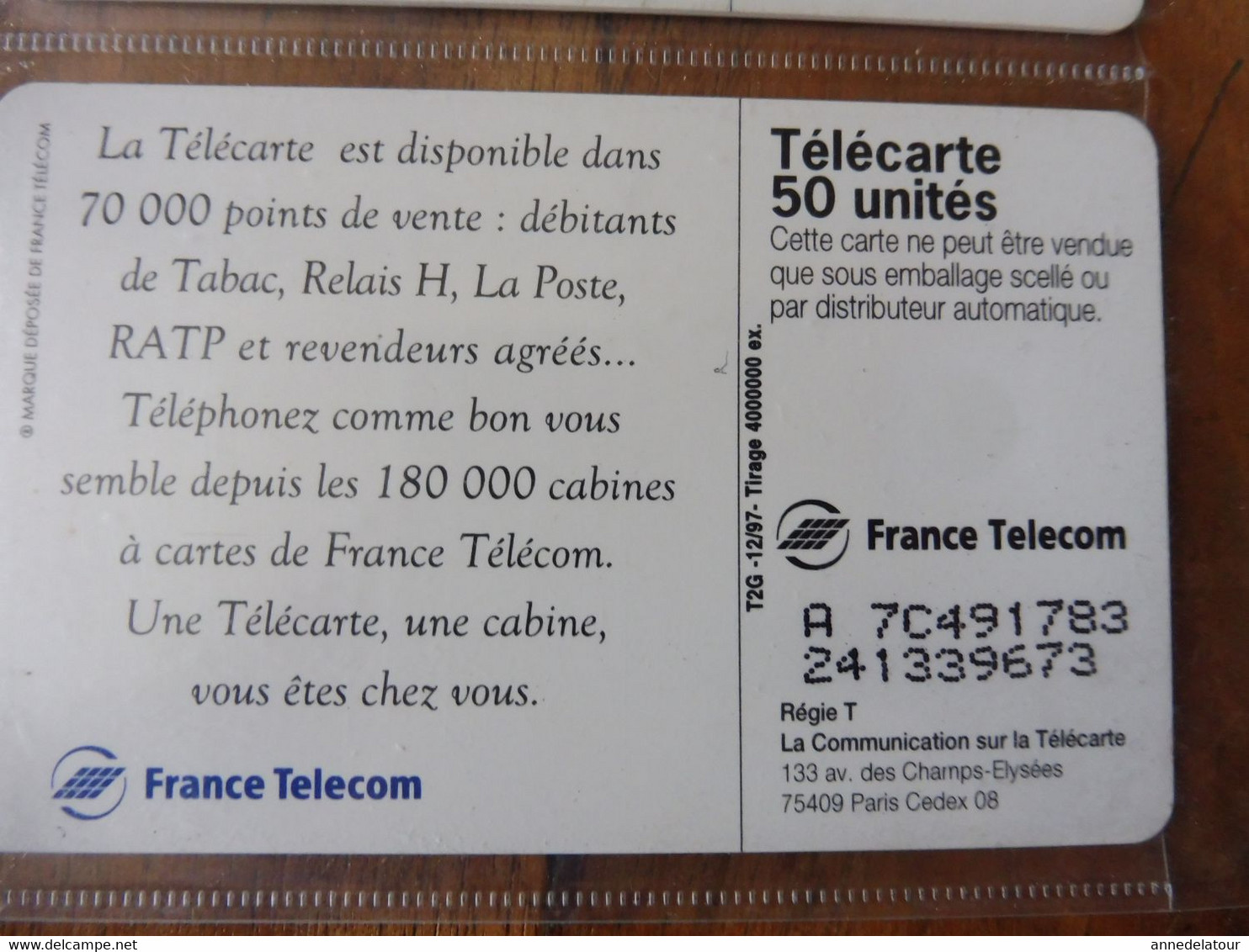 8  Télécartes  FRANCE TELECOM    publicités pour les cabines téléphoniques ; etc