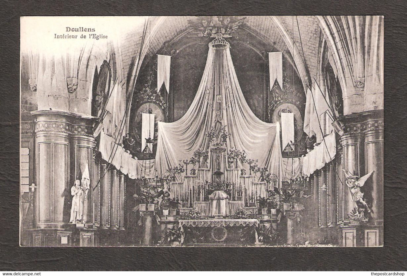 CPA SOMME 80 DOULLENS  INTERIEUR DE L'EGLISE -  ==== - Doullens