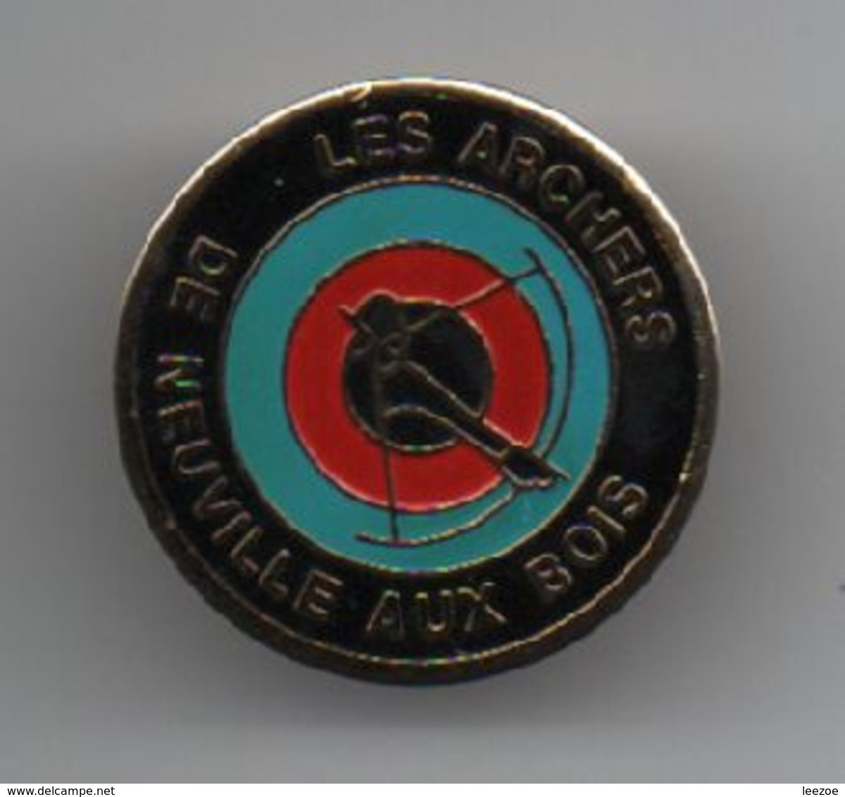 Pin's Les Archers De Neuville Aux Bois, Tir à L'arc, Lot De 3 Pin's..BT18 - Archery