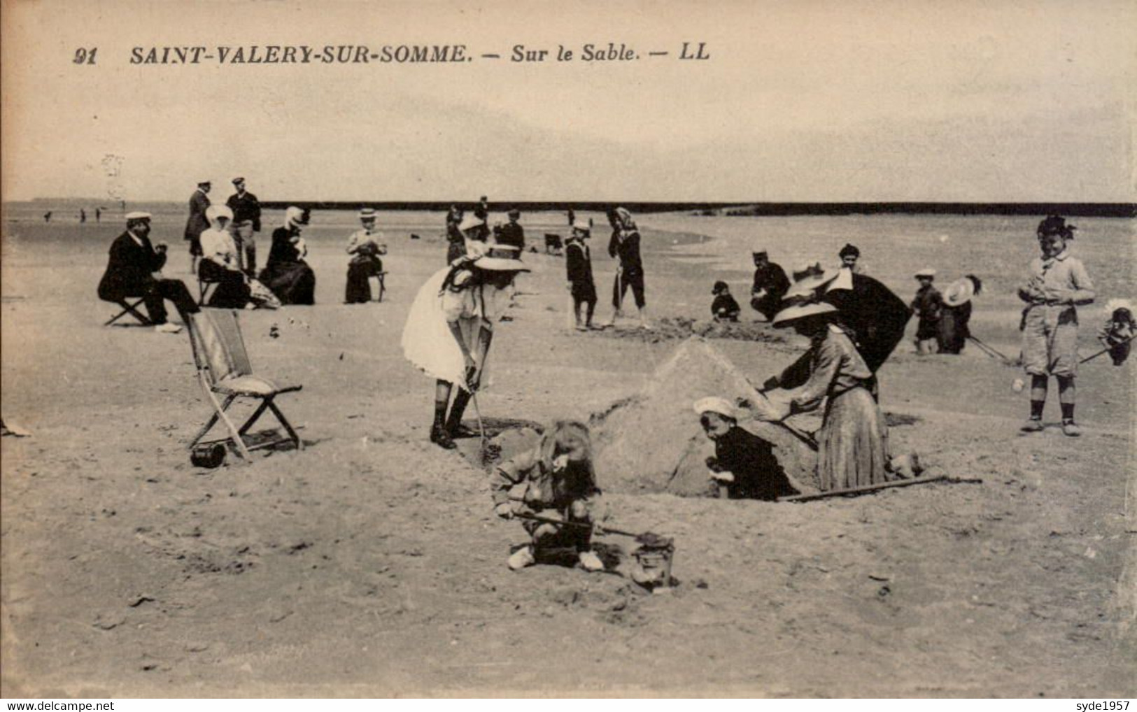 Saint Valery-sur-somme - Sur Le Sable LL N°91 - Animée Jeux D'enfants Dans Le Sable, Costumes D'époque - Saint Valery Sur Somme