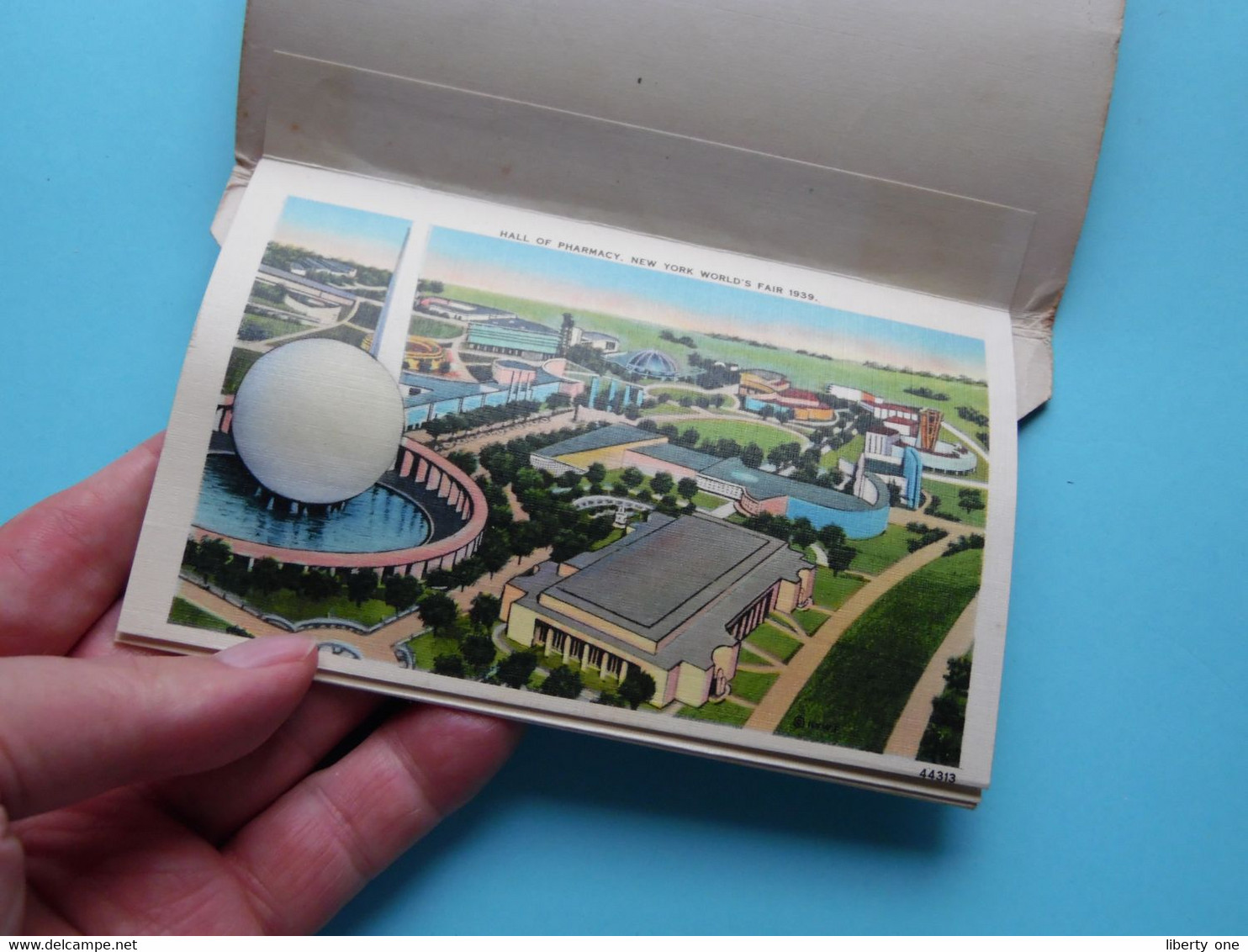 NEW YORK WORLD'S FAIR 1939 ( see / voir Scans ) Miller Art Carnet with Views of the Fair > Stamp 1939 !