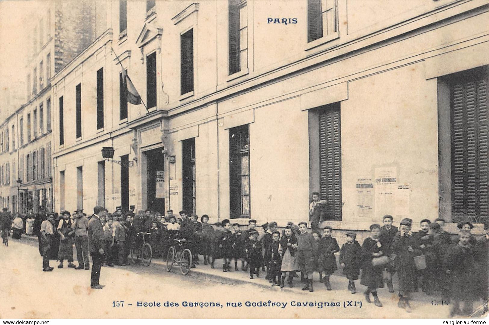 CPA 75 PARIS XIe ECOLE DES GARCONS RUE GODEFROY CAVAIGNAC - District 11