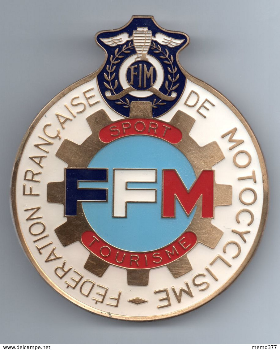 FRANCE -- Badge émaillé --  Fédération Française De Motocyclisme " F.F.M. "  Sport Tourisme F.I.M. - Motos