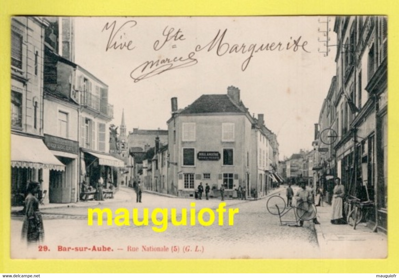 10 AUBE / BAR-SUR-AUBE / RUE NATIONALE / COMMERCES REPARATEUR DE BICYCLETTES EN PLEINE RUE / ANIMÉE / 1904 - Bar-sur-Aube