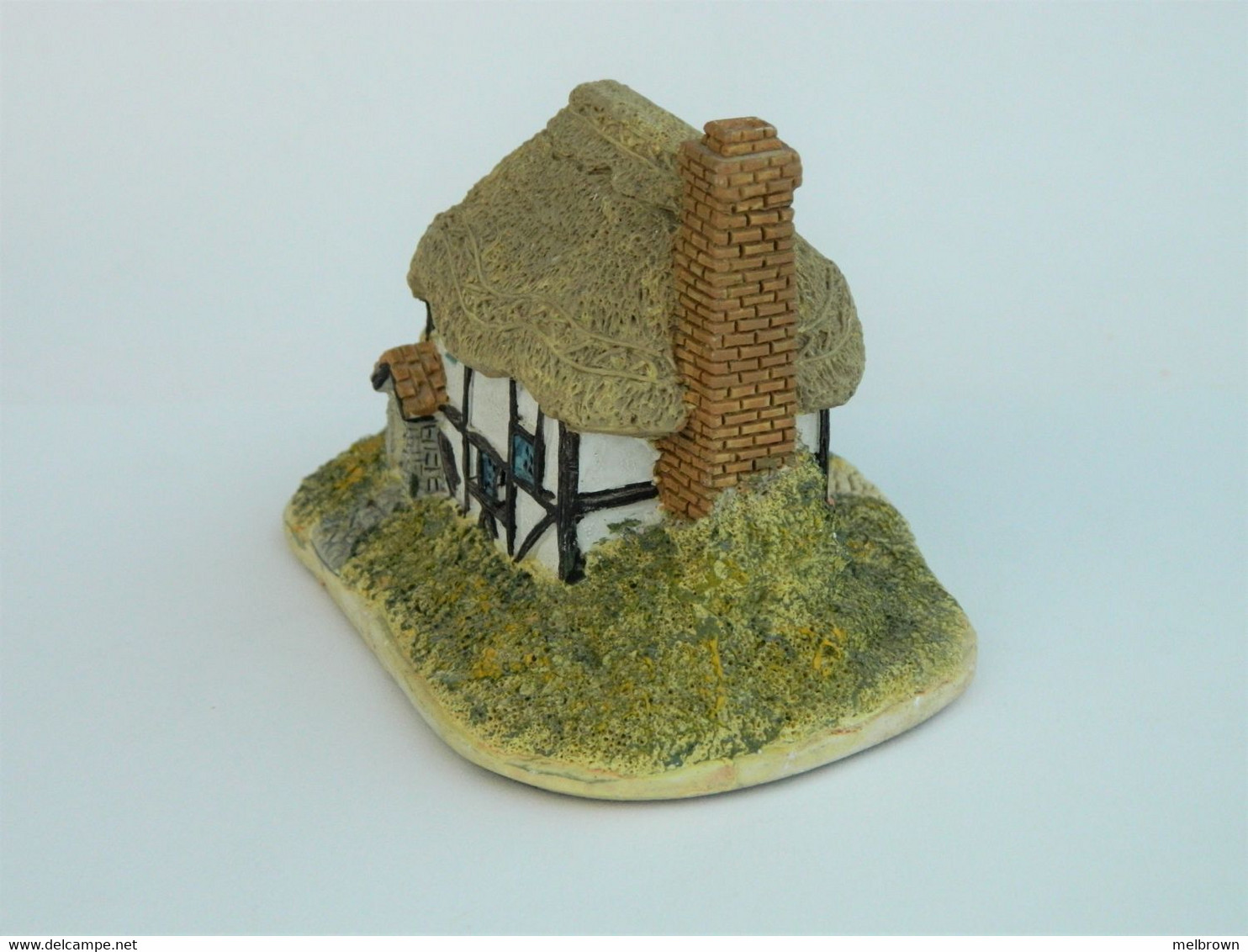 Vintage English THATCHED COTTAGE Collectible Ornament - Edifici & Paesaggi
