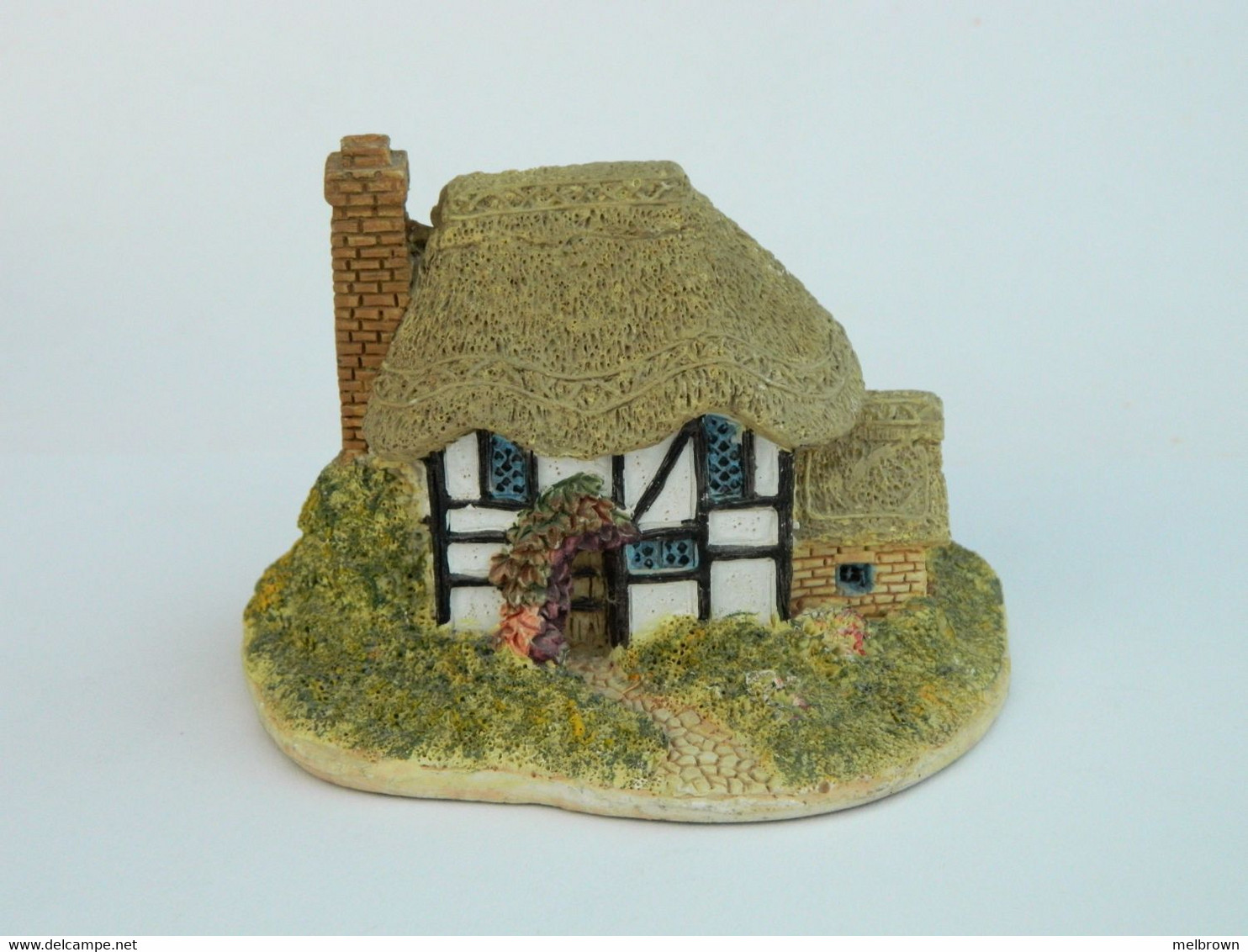 Vintage English THATCHED COTTAGE Collectible Ornament - Bâtiments & Paysages