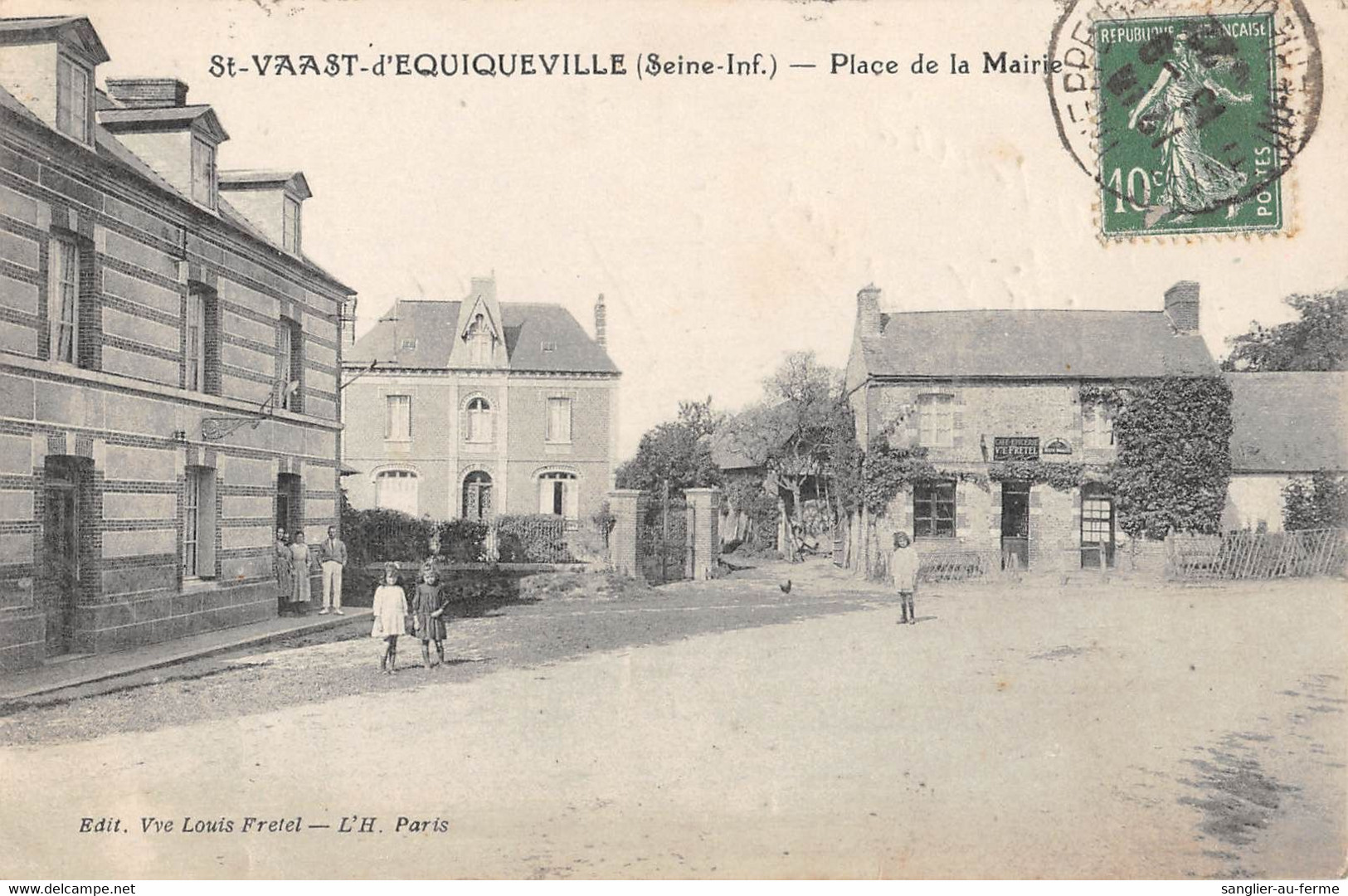 CPA 76 SAINT VAAST D'EQUIQUEVILLE PLACE DE LA MAIRIE - Sonstige & Ohne Zuordnung