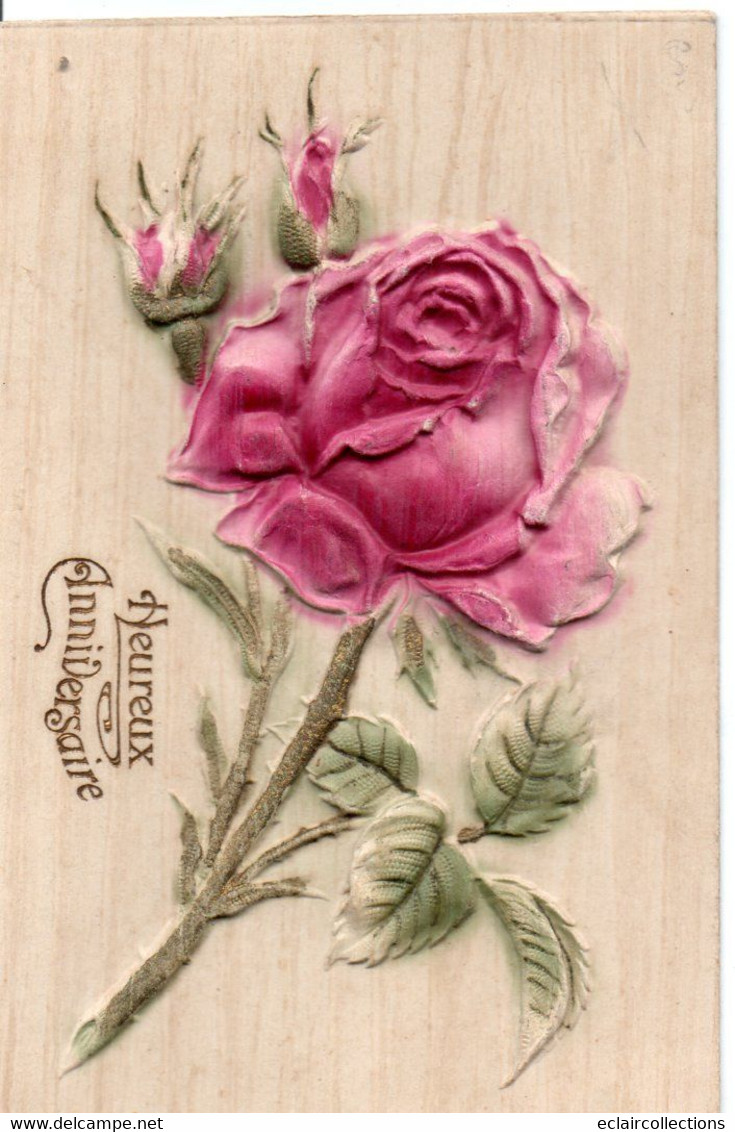 Thème. Carte Postale   Support Bois .  Fleur Rose. Heureux Anniversaire    (voir Scan) - Andere & Zonder Classificatie