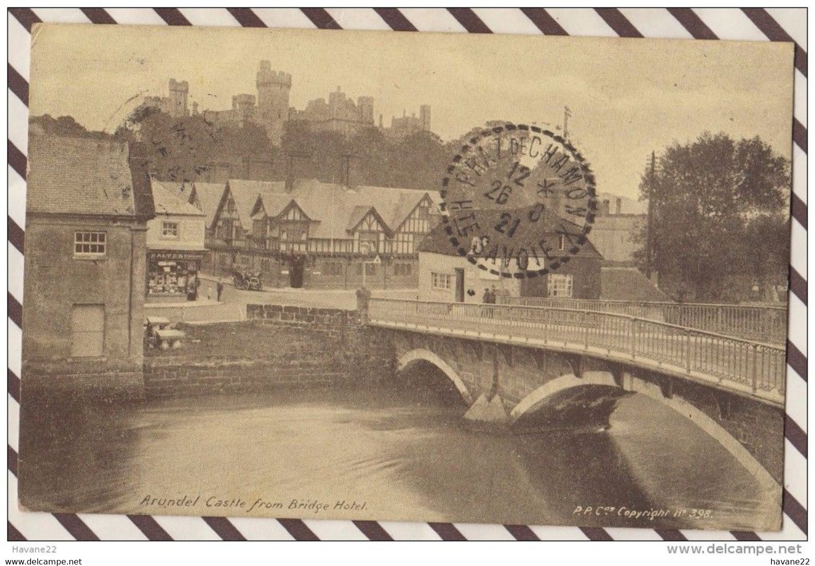 5AH1749 ARUNDEL CASTEL FROM BRIDGE HOTEL  2 SCANS - Arundel