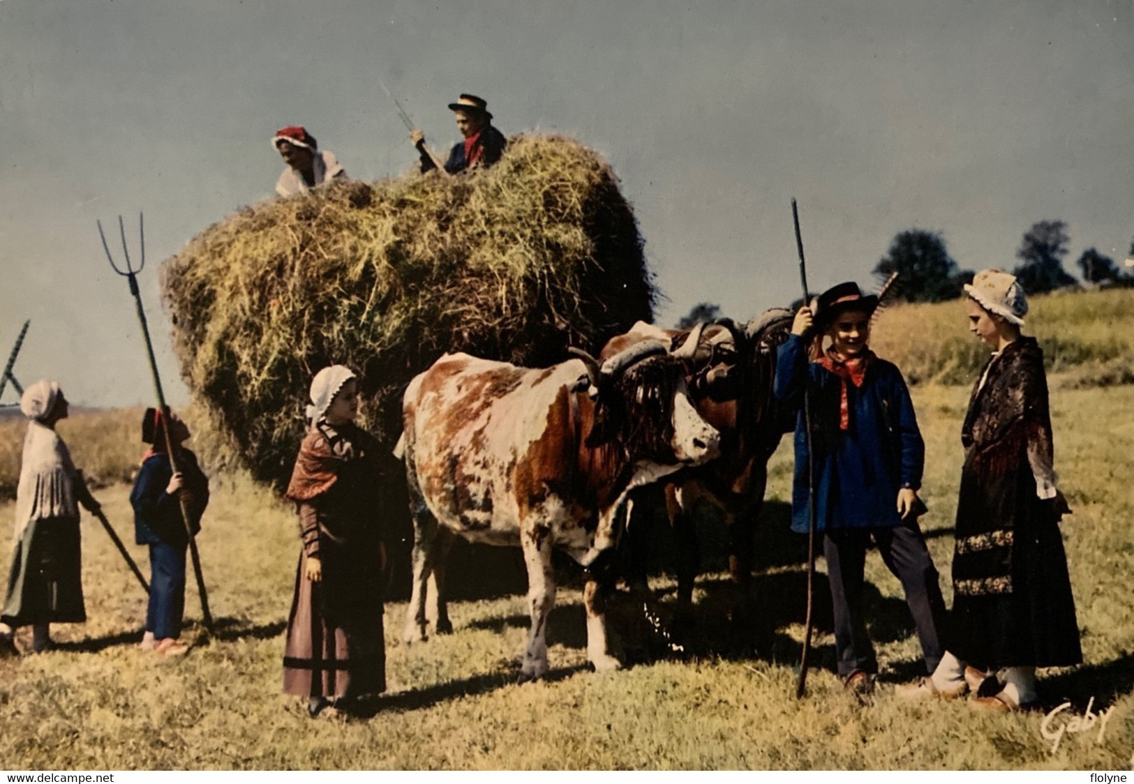 St Amand Roche Savine - Le Groupe Scolaire - La Gaité Savinoise - La Fenaison - Attelage Bœufs Folklore - Guidel