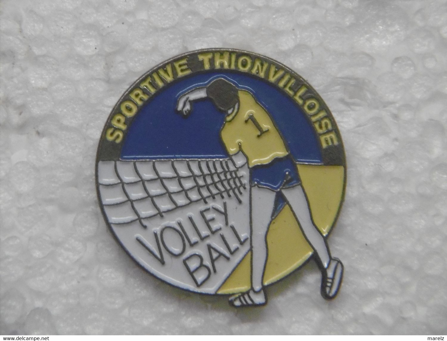 Pin's - VOLLEYBALL : Sportive Thionvilloise - Pins Badges Sport THIONVILLE 57 MOSELLE - Volleybal