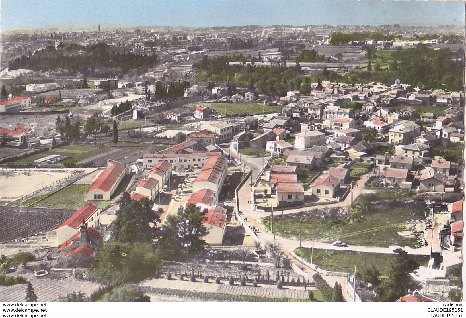 HÉRAULT  EN AVION AU DESSUS DE CASTELNAU LE LEZ  CITE ROCHER ET VERTE COLLINE  (EDITEUR LAPIE ) - Castelnau Le Lez