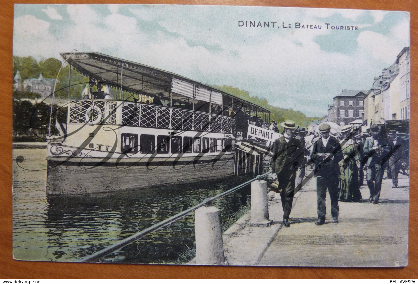 Dinant Bateau Touriste  Depart. Colorée - Dinant