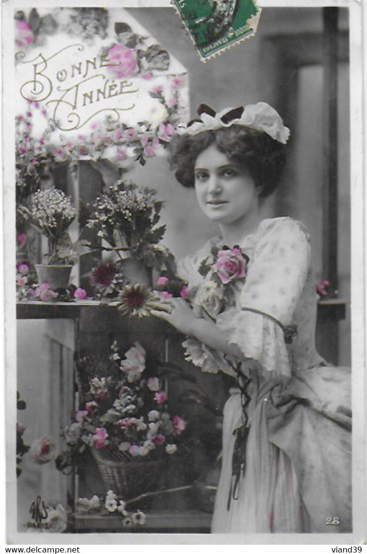 Bonne année - Lot de 12 CPA - thème : femmes - cartes des années 1900 à 1920
