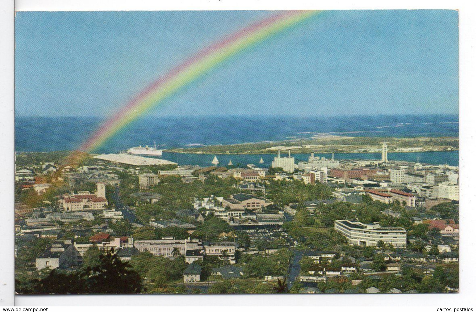 Downtown Honolulu And Harbor Punchbowl Crater - Honolulu