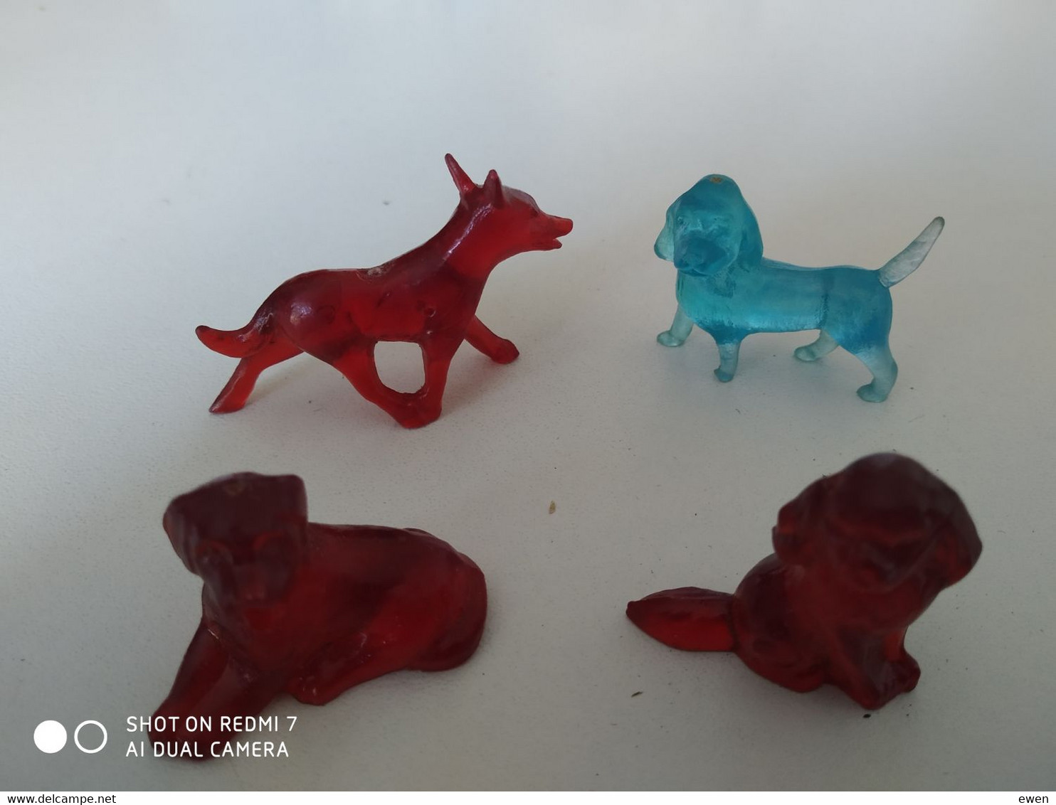 Lot De Chiens En Plastique Translucide Années 60. - Toy Memorabilia