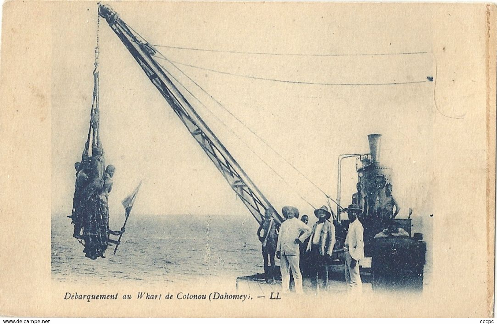 CPA Dahomey Débarquement Au Wharf De Cotonou - Dahomey