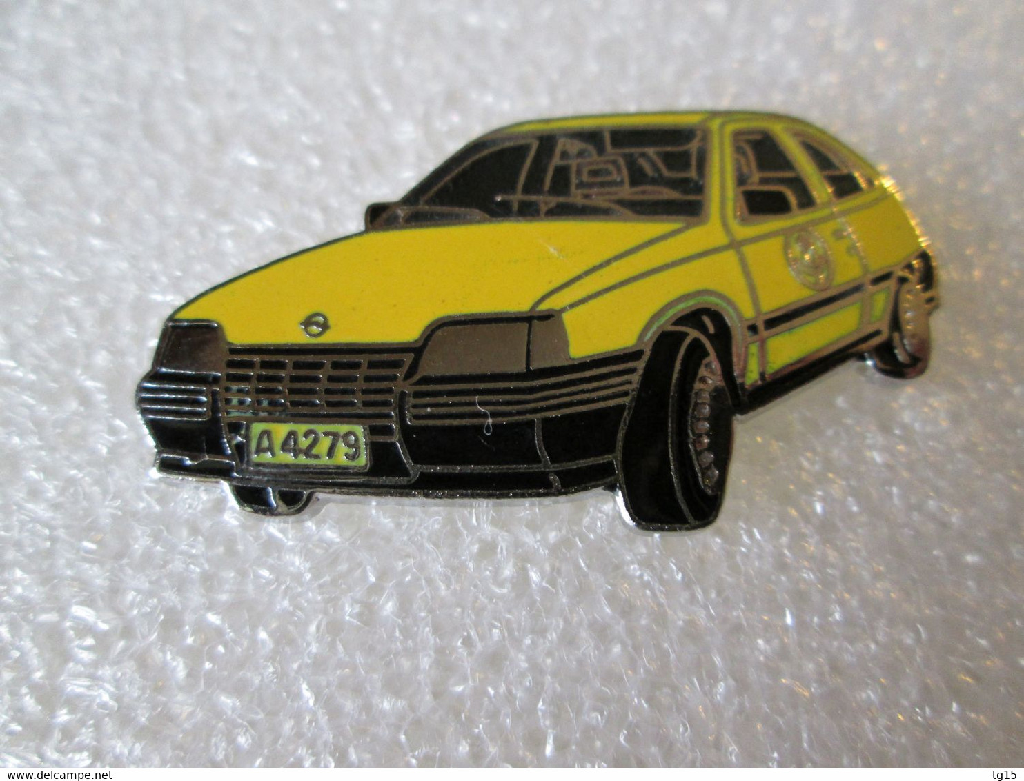 PIN'S      OPEL    KADETT     POSTE     Email Grand Feu - Opel