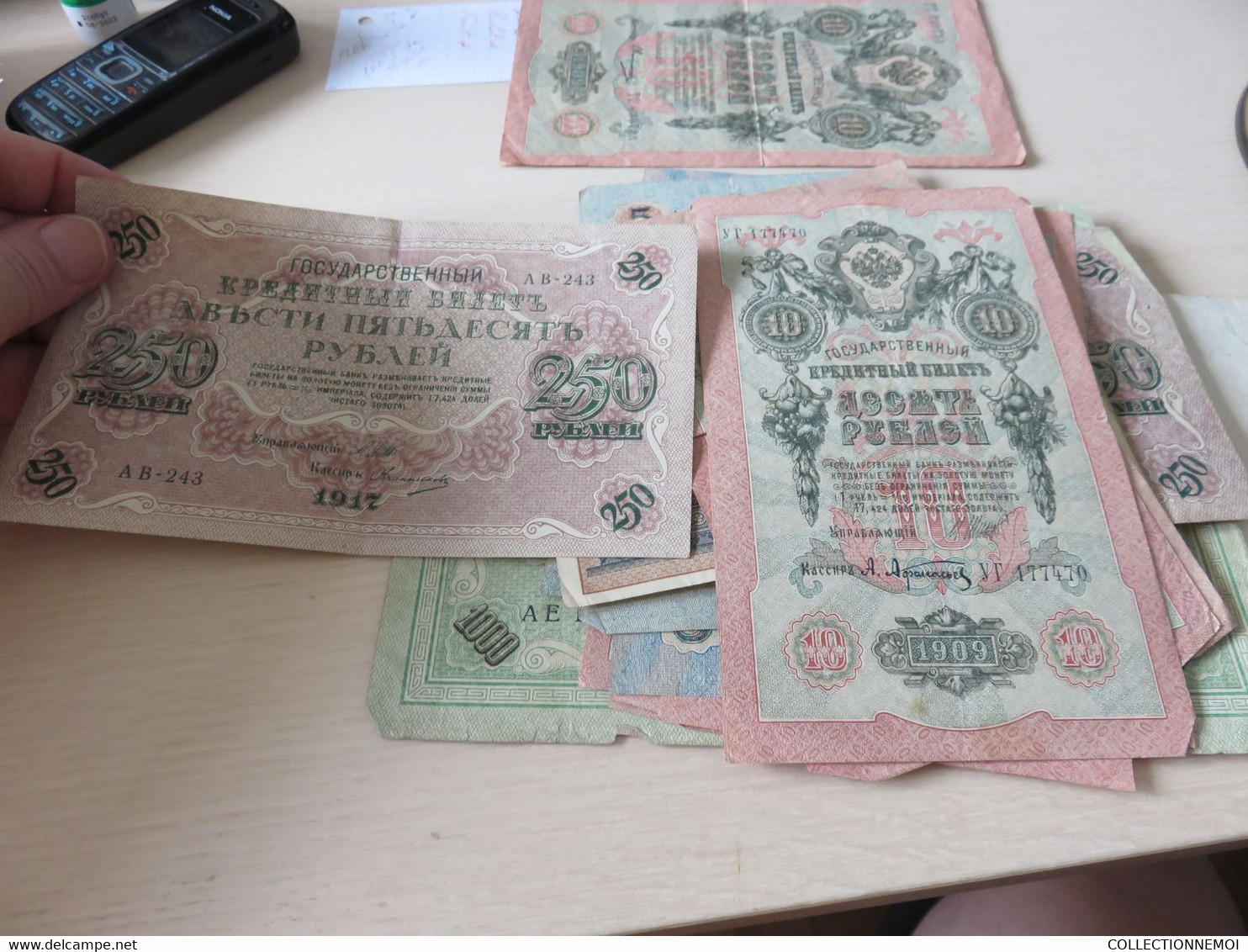 1 Lot De BILLETS ,,peut-etre Russie,mais Rien De Sur,,scanné Recto Et Verso +++ De 50 Billets - Lots & Kiloware - Banknotes