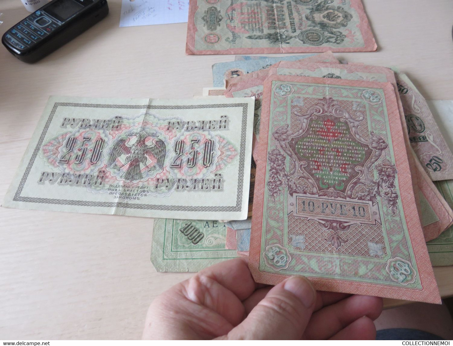 1 Lot De BILLETS ,,peut-etre Russie,mais Rien De Sur,,scanné Recto Et Verso +++ De 50 Billets - Lots & Kiloware - Banknotes