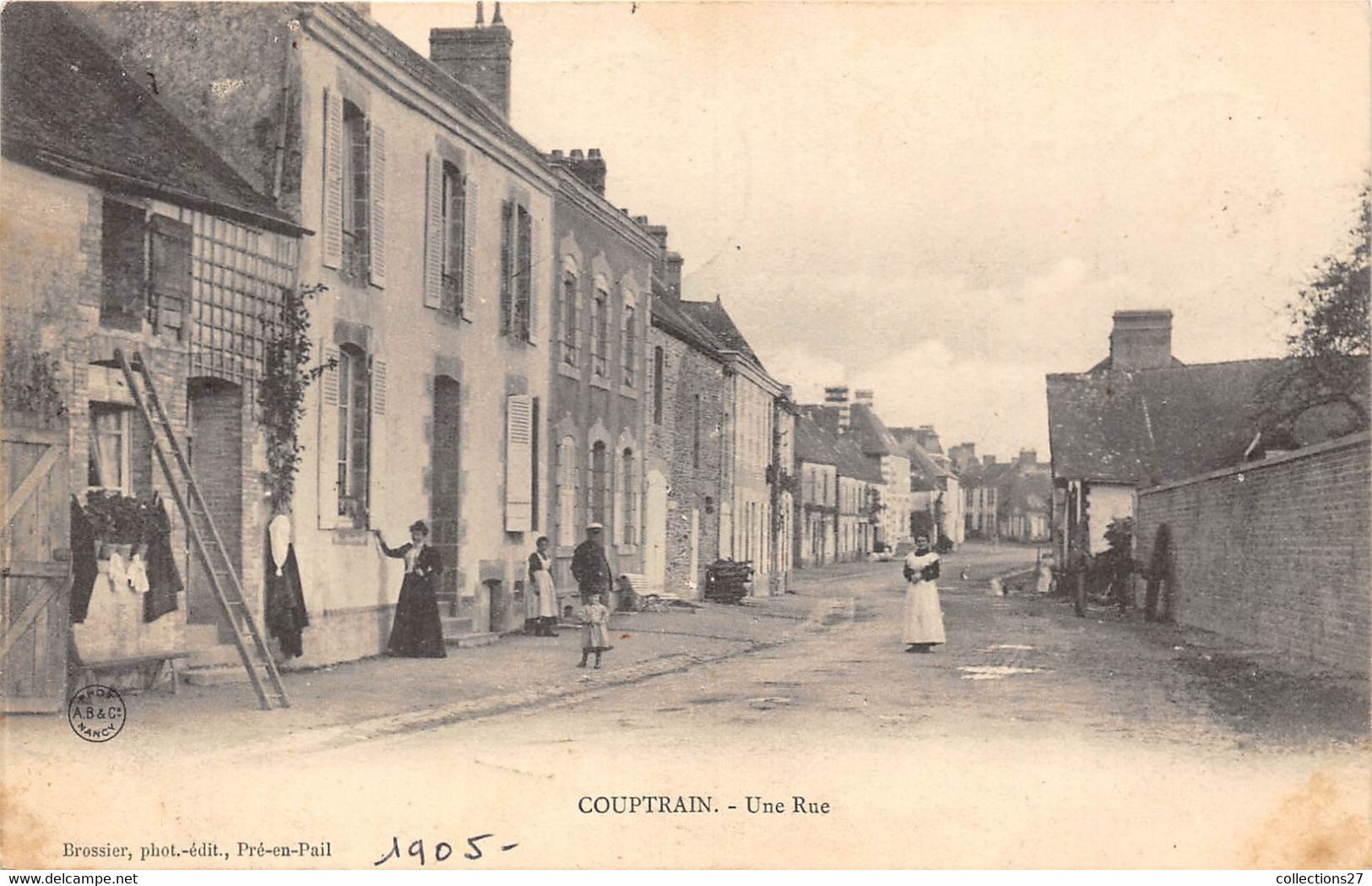 53-COUPTRAIN- UNE RUE - Couptrain