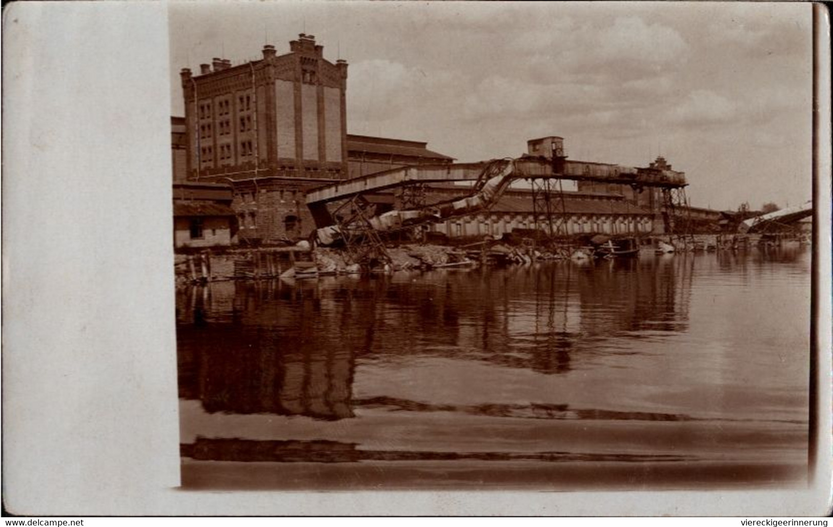 ! Alte Ansichtskarte , Fotokarte, Photo, Windau, Ventspils, Lettland, Zerstörte Kornspeicher, 1.Weltkrieg - Latvia