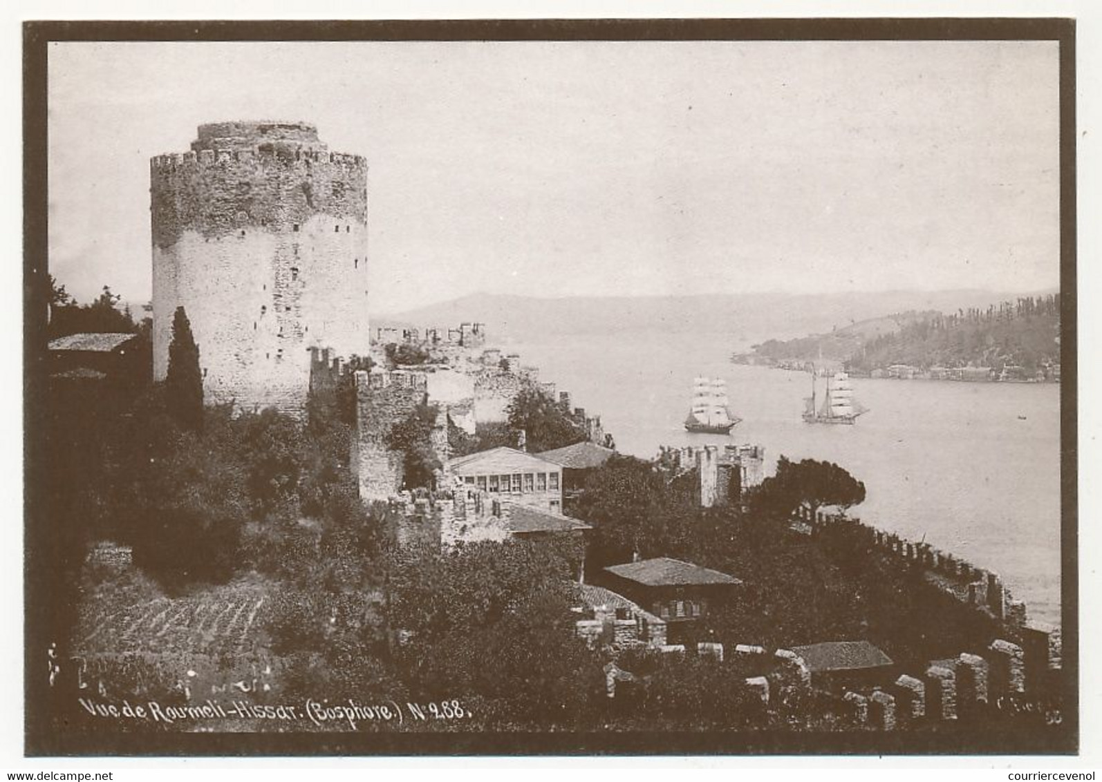 CPM - TURQUIE - ISTANBUL - Vue De Roumeli-Hissar - Turquie