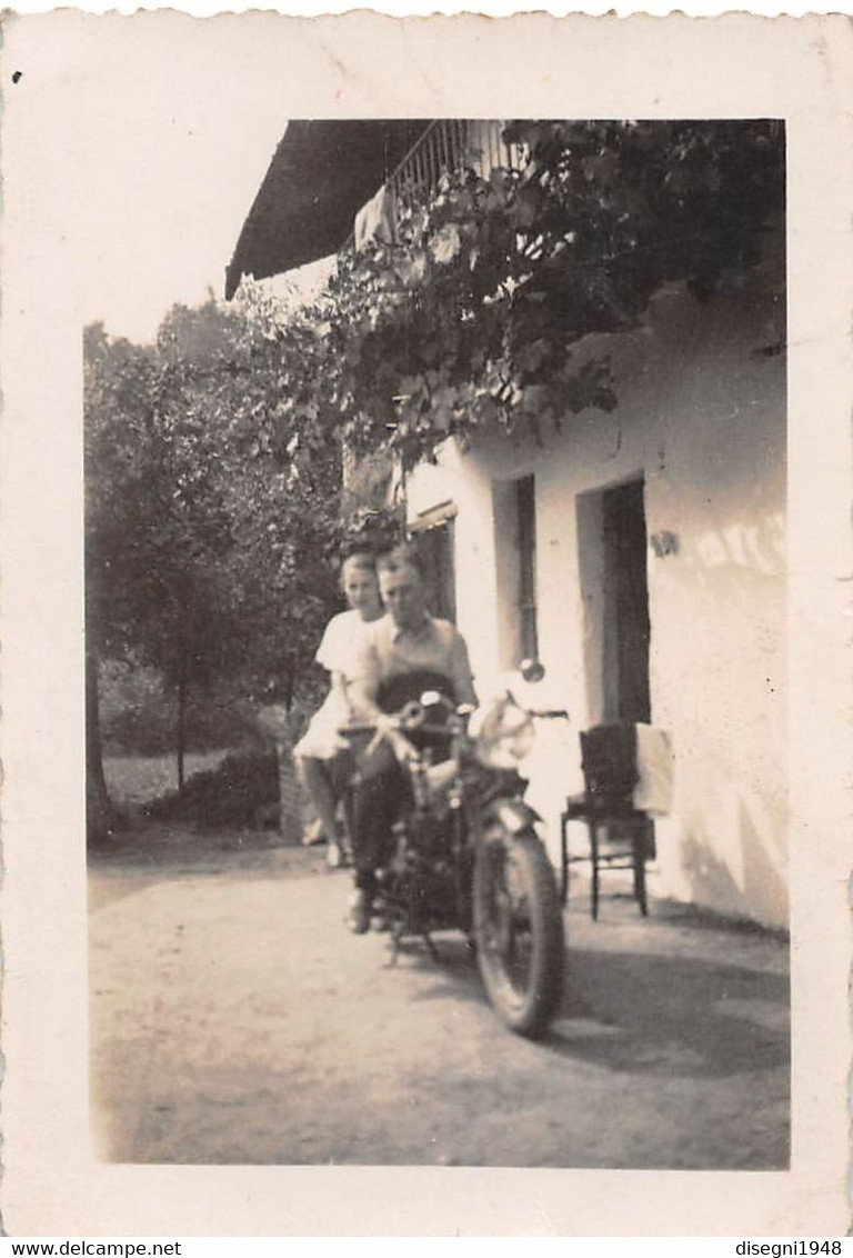 09790 "MOTOCICLETTA ANNI '30 NON IDENTIFICATA"  ANIMATA. FOTOGR. ORIG. - Motor Bikes