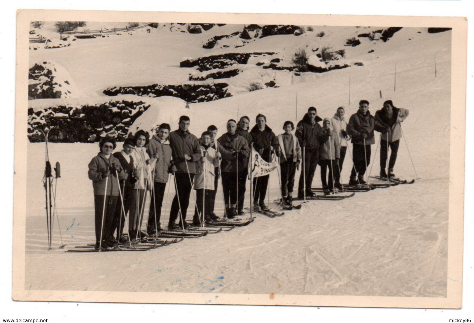 Sports--SKI-- Photo  D'un Groupe De Skieurs (très Animée ) --tyrol ..Autriche ..OETZAL.........à Saisir - Sci