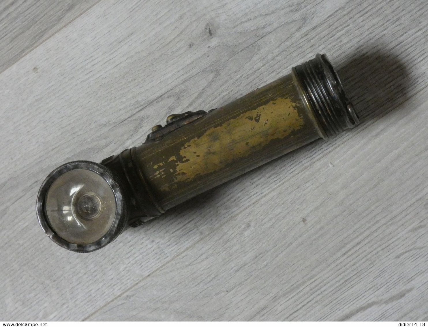 LAMPE US TL-122-A. WW2. COMPLETE EN ETAT DE MARCHE, AMPOULE D'ORIGINE. - Uitrusting