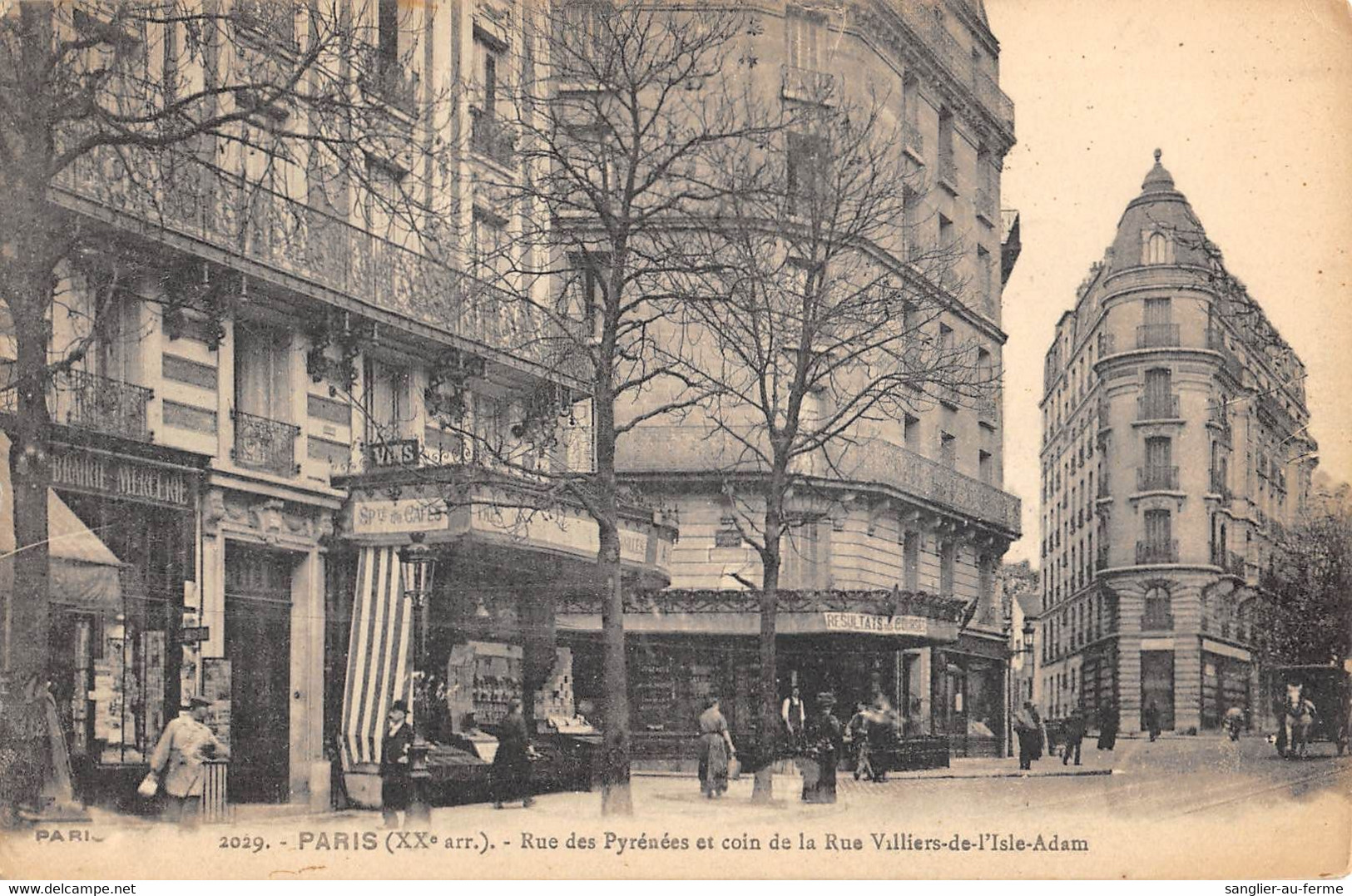 CPA 75 PARIS XXe PARIS RUE DES PYRENEES ET COIN DE LA RUE VILLIERS DE L'ISLE ADAM - Arrondissement: 20