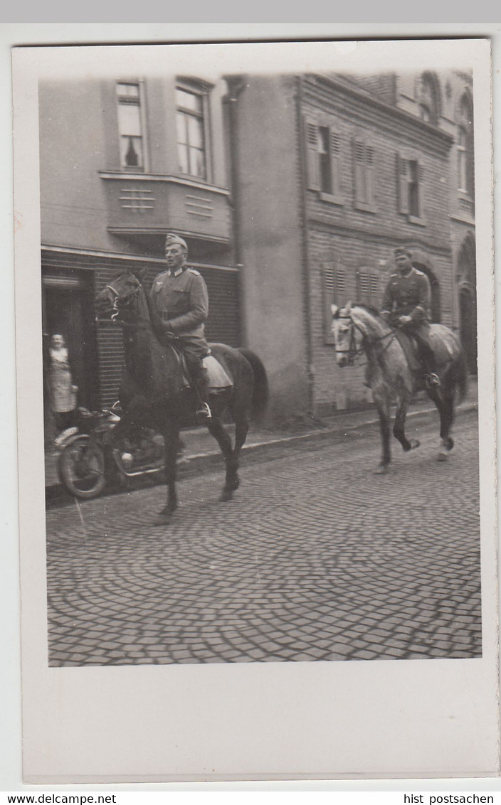 (F22153) Orig. Foto Deutsche Soldaten Reiten Durch Eine Stadt 1939 - Krieg, Militär