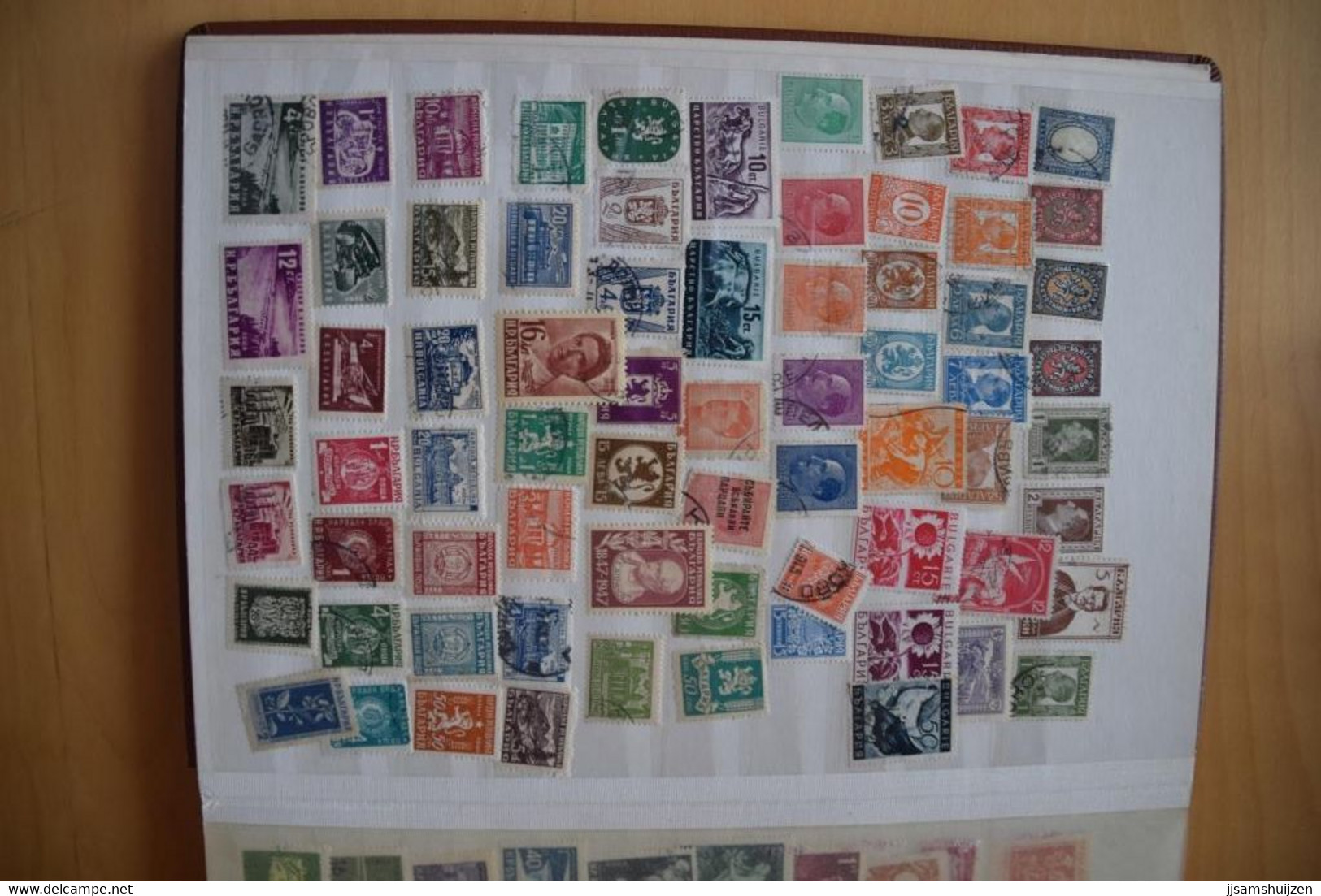 Nice Collection Bulgaria In Album, About 820 Pieces Stamped. See Scans - Verzamelingen & Reeksen