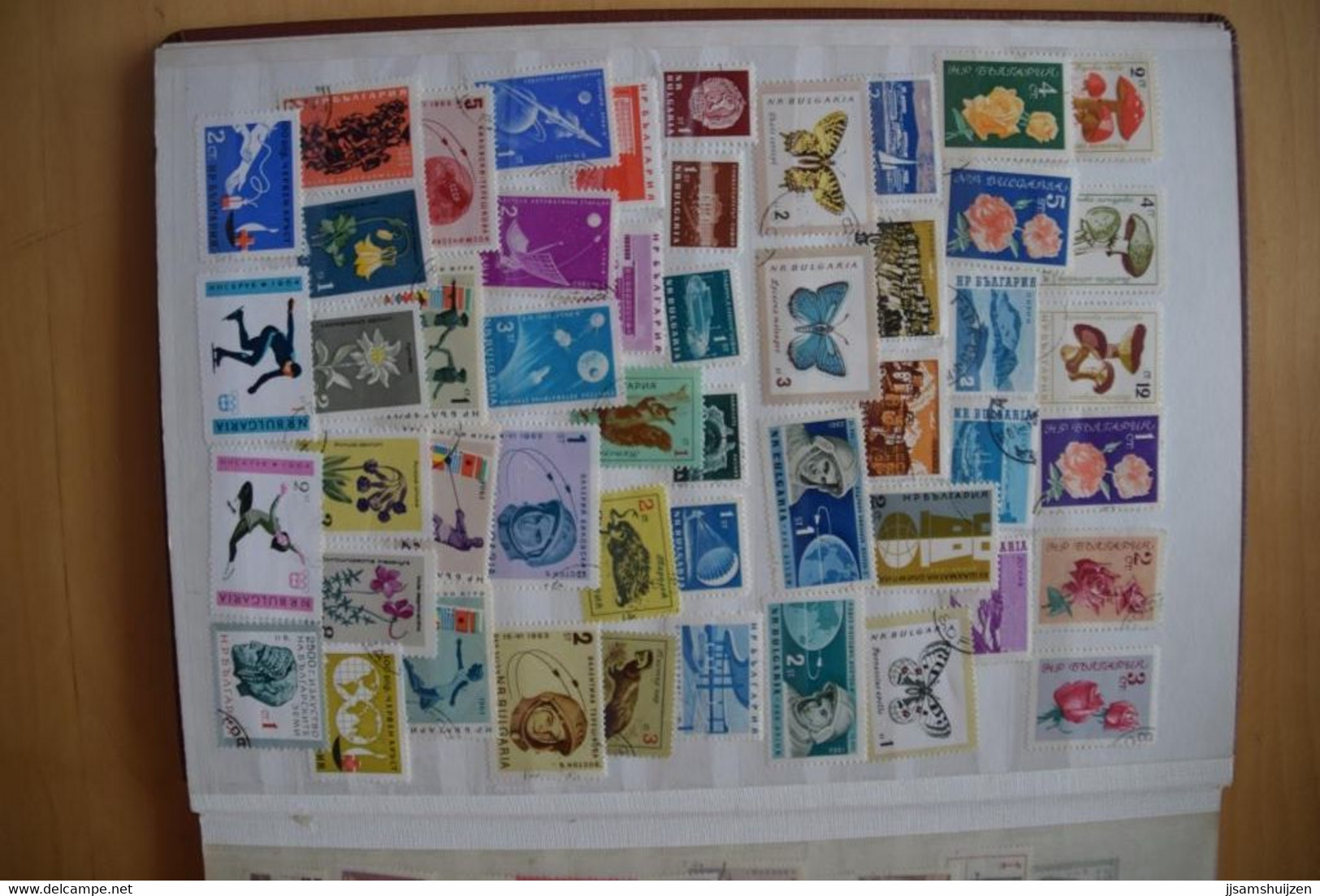 Nice Collection Bulgaria In Album, About 820 Pieces Stamped. See Scans - Colecciones & Series