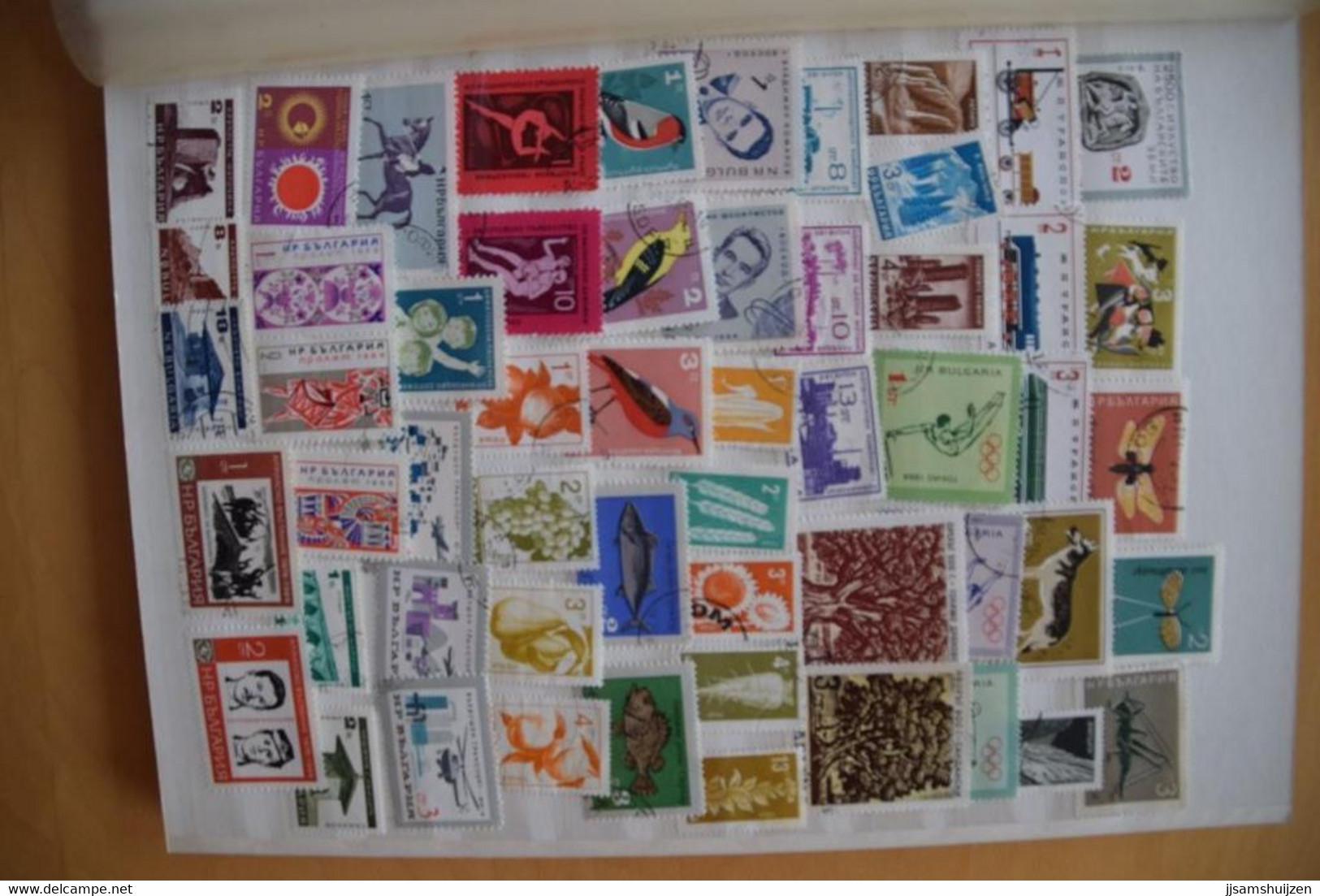 Nice collection Bulgaria in album, about 820 pieces stamped. See scans