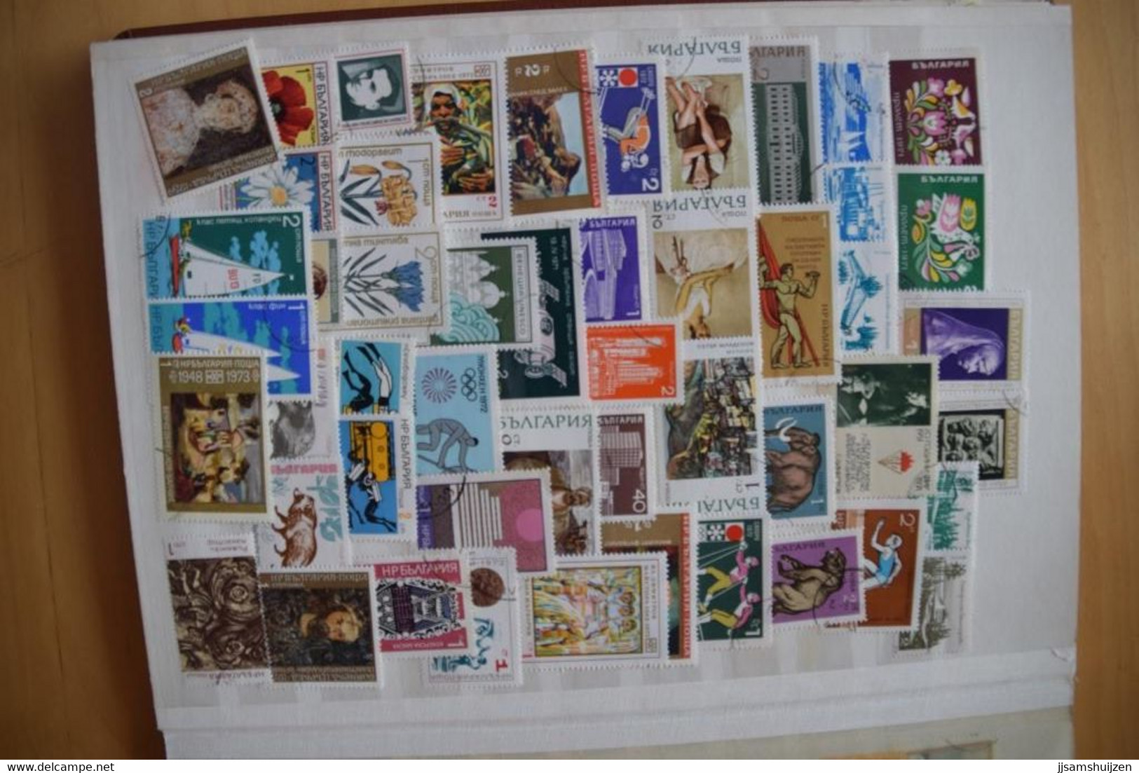 Nice collection Bulgaria in album, about 820 pieces stamped. See scans