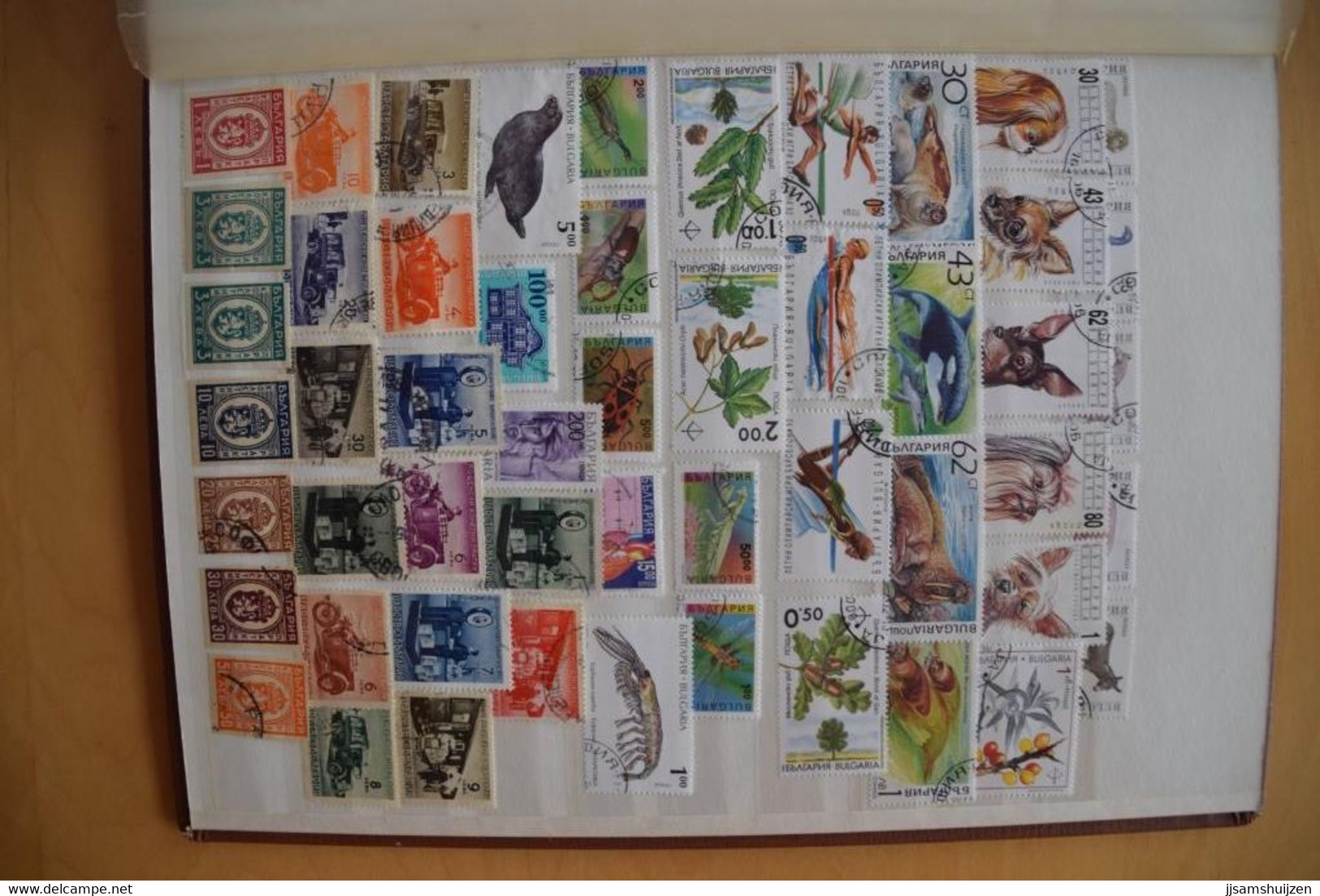 Nice collection Bulgaria in album, about 820 pieces stamped. See scans