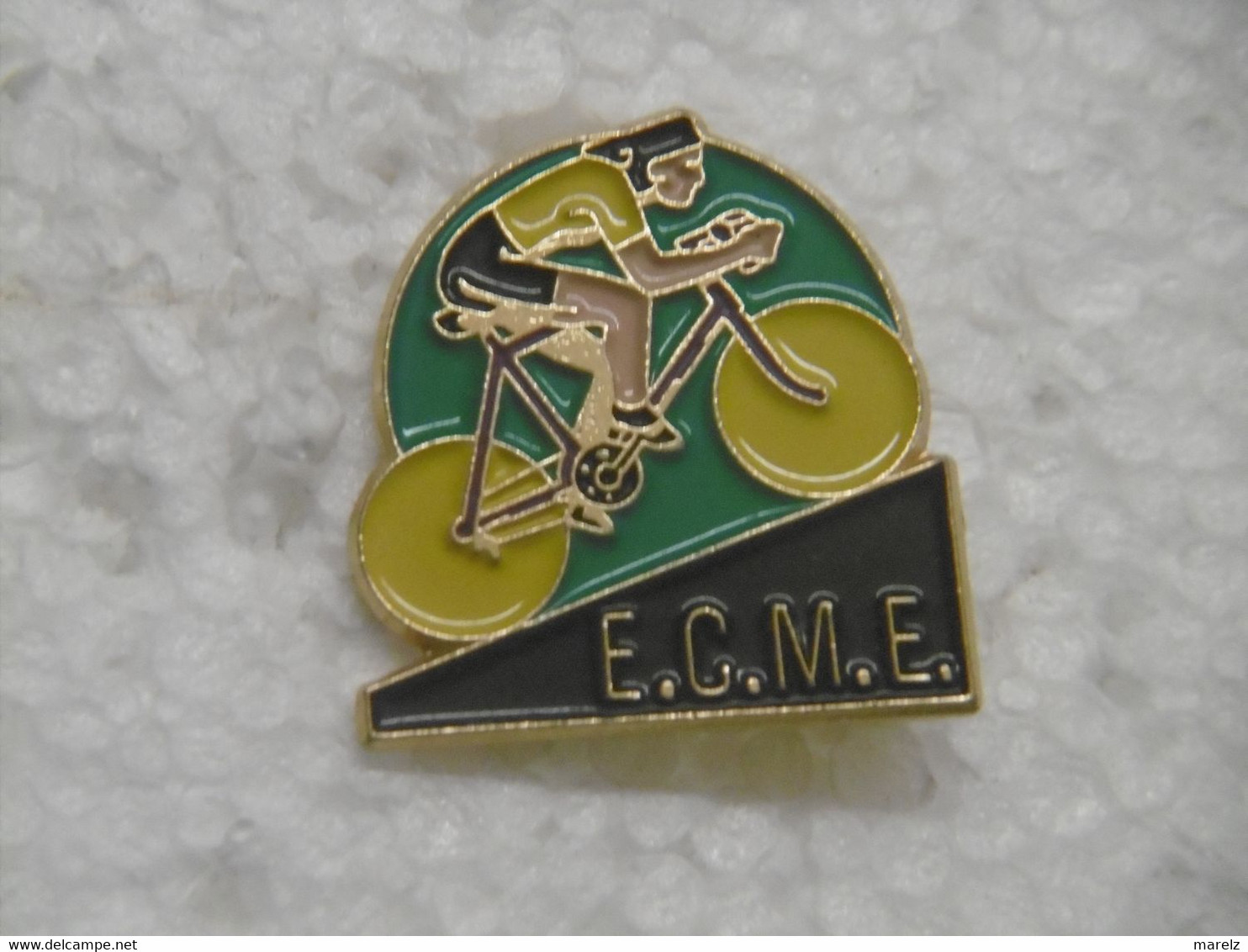 Pin's - Sport CYCLISME - Pins Badge VELO Cycliste - Cyclisme