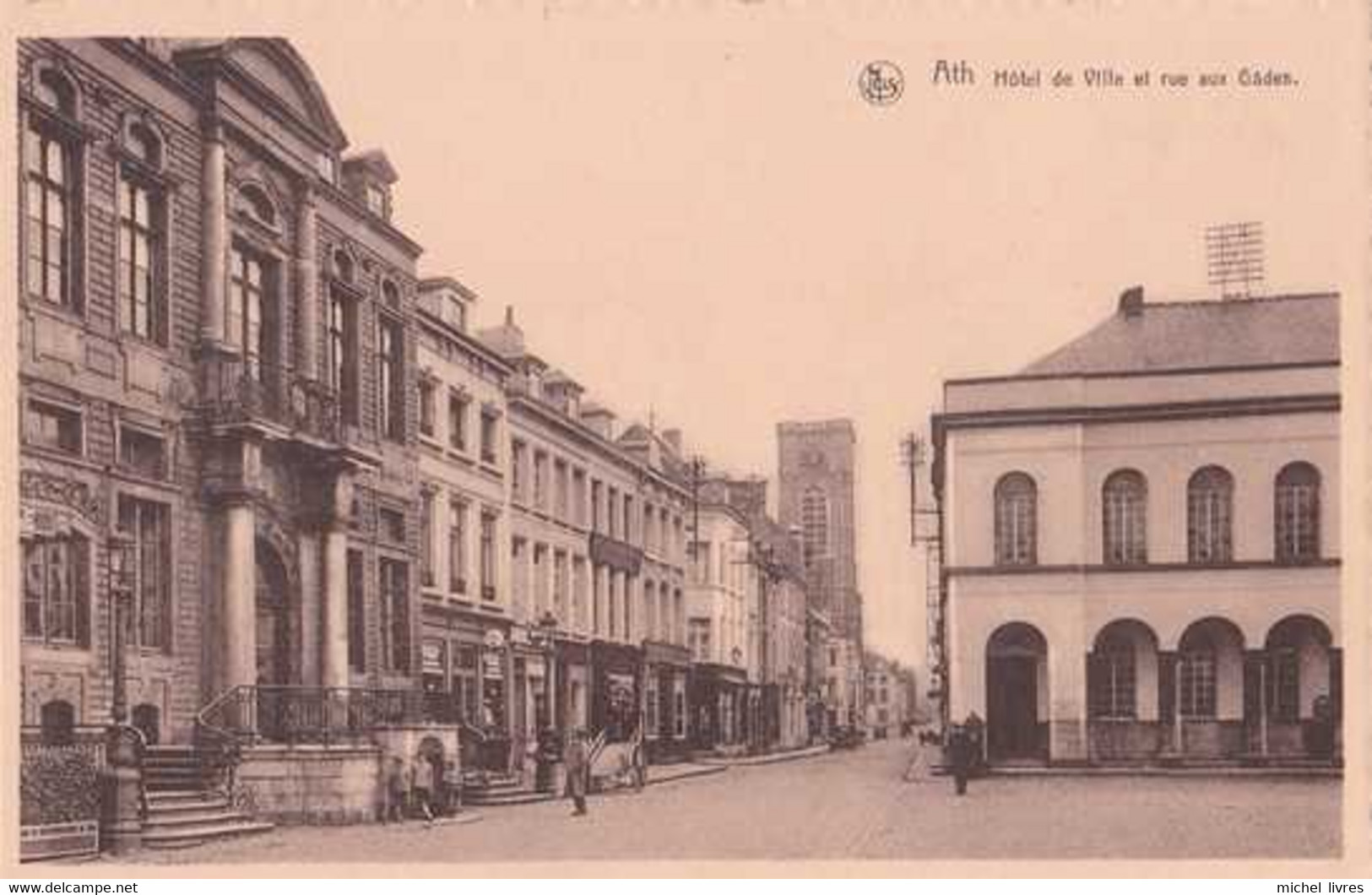 Ath - Hôtel De Ville Et Rue Aux Gâdes - Pas Circulé - 1952 - Animée - TBE - Ath