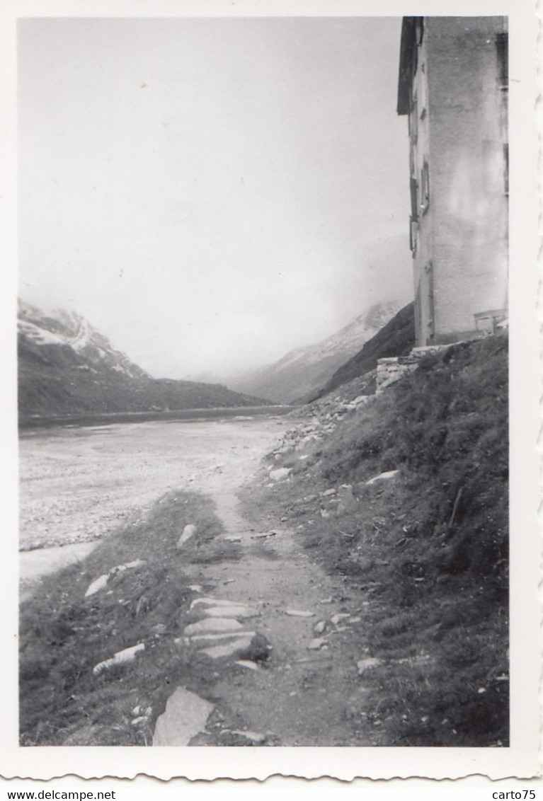 Photographie - Paysage De Montagne - Maison Bord De Rivière - Lieu à Situer - Photographie