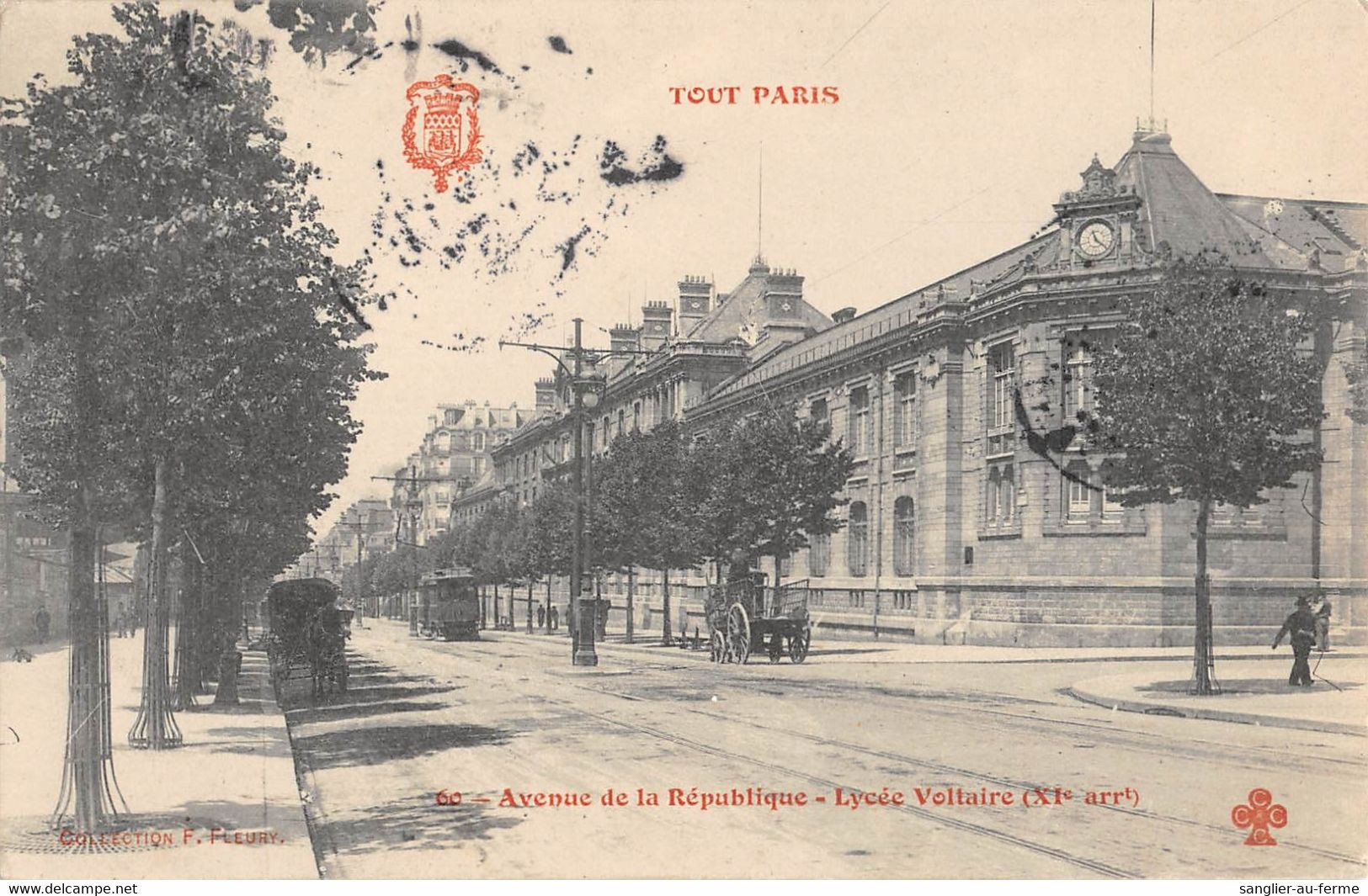 CPA 75 PARIS XIe TOUT PARIS AVENUE DE LA REPUBLIQUE LYCEE VOLTAIRE - Arrondissement: 11