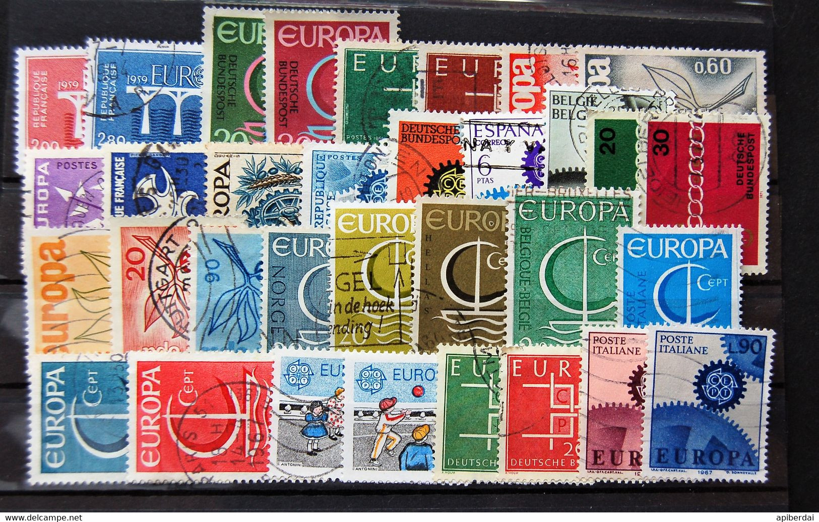 EUROPA   - 9 Paires (18) + 15 Timbres Isolés Tous Différents Oblitérés - Collections