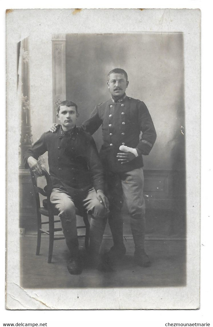 24e REGIMENT - 2 SOLDATS DONT MUSICIEN ET BLESSE - CARTE PHOTO - Personnages