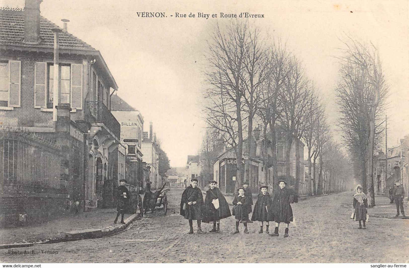 CPA 27 VERNON RUE DE BIZY ET ROUTE D'EVREUX - Vernon